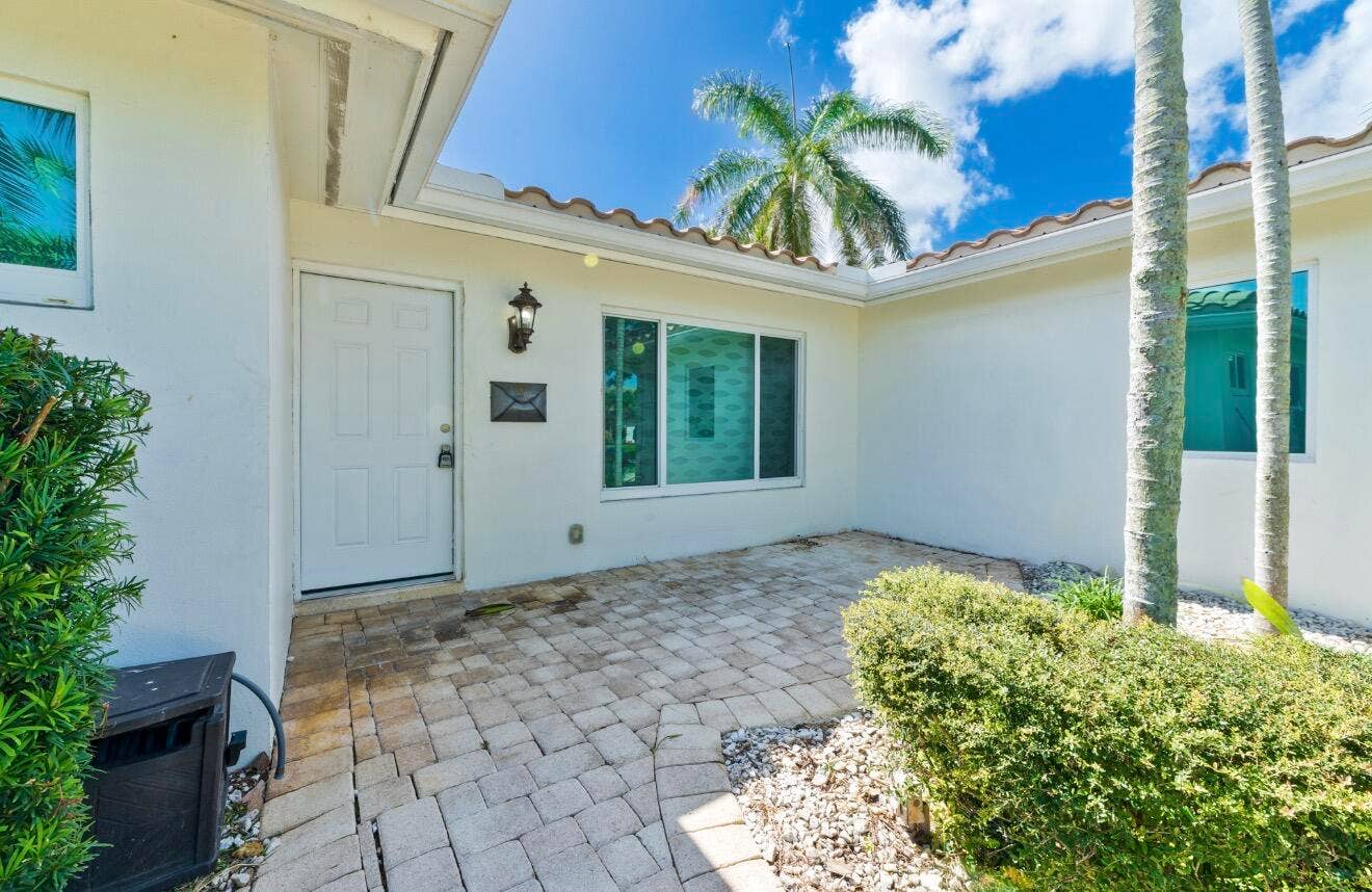 2160 NE 55TH Court, Fort Lauderdale, FL 33308 IMG_5824