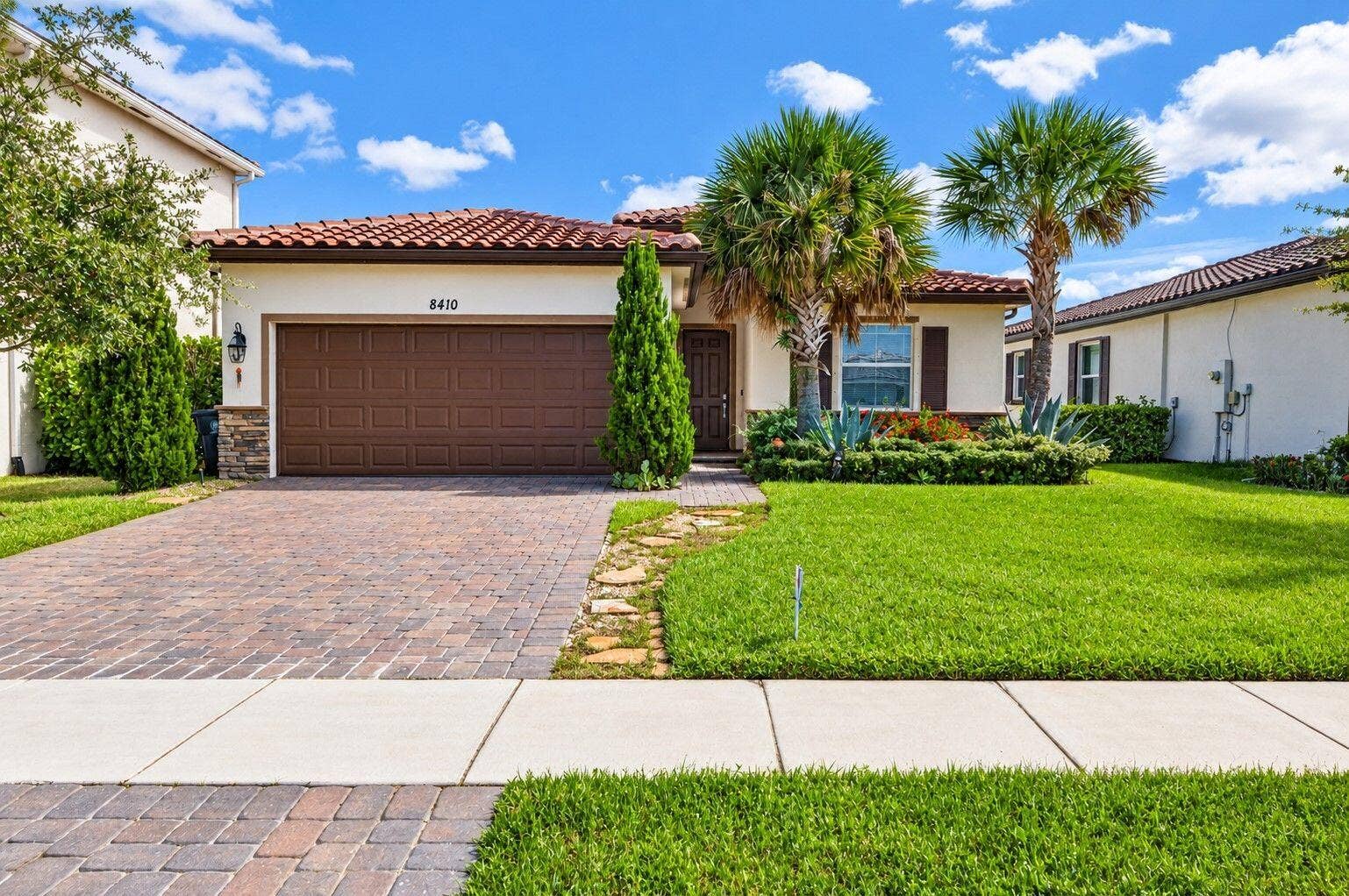 8410 NW GREENBANK Circle, Port St Lucie, FL 34987 14-web-or-mls-Front 4