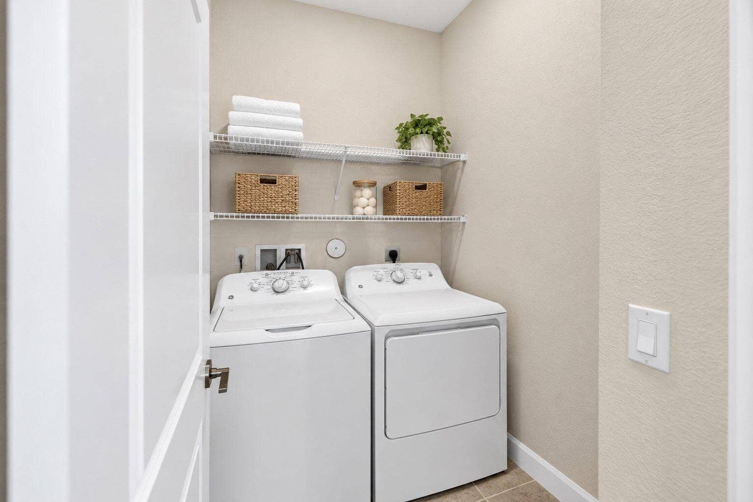 8410 NW GREENBANK Circle, Port St Lucie, FL 34987 51-web-or-mls-Laundry room