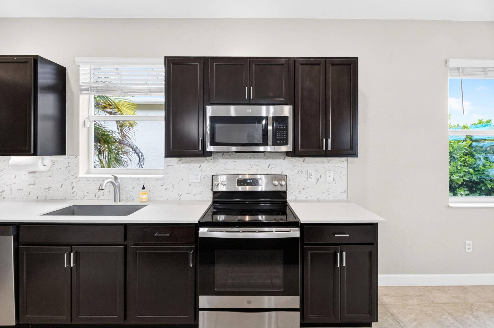 8410 NW GREENBANK Circle, Port St Lucie, FL 34987 24-web-or-mls-Kitchen 2