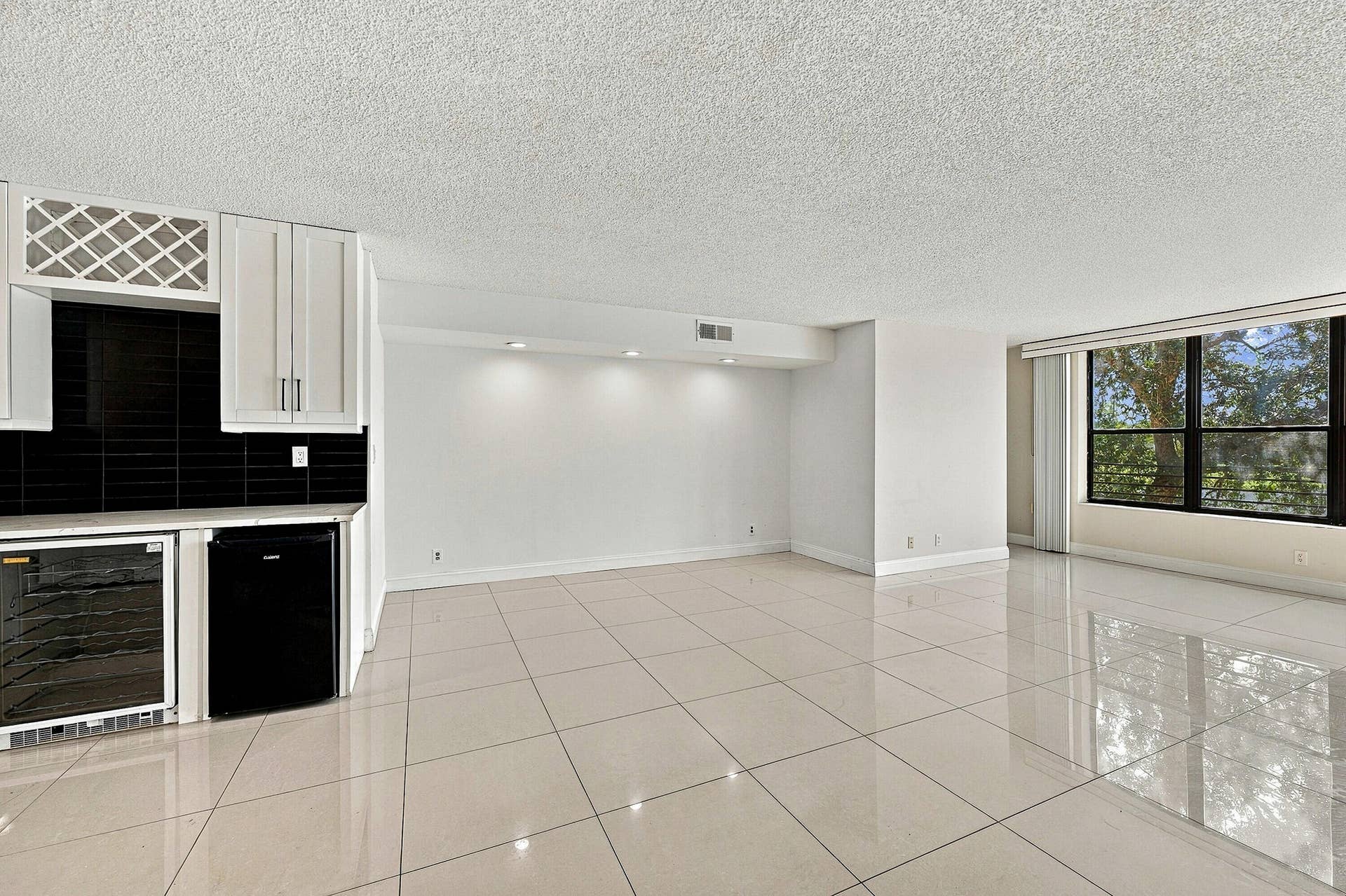 15_dining area