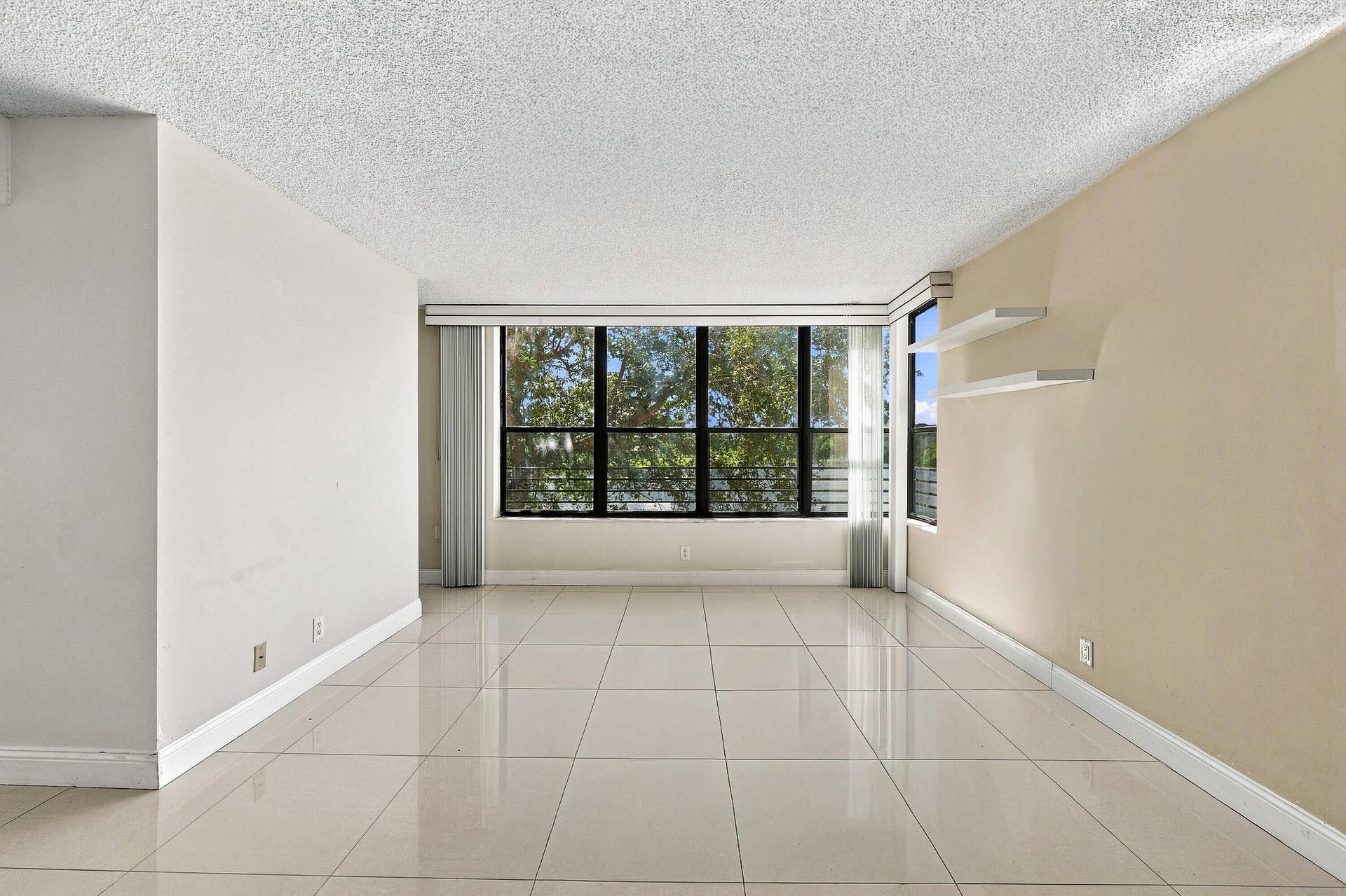 19_living room