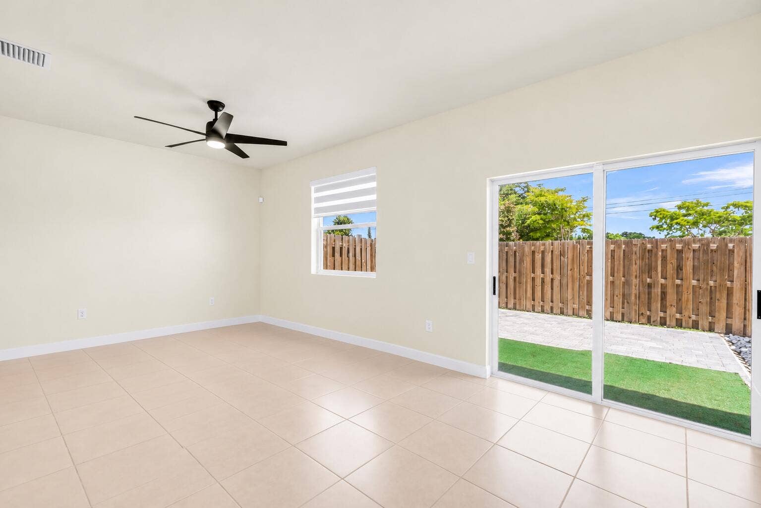 16229 SW 288TH Terrace, Homestead, FL 33033 Vacant Modern Open-Plan LR INTERIOR 4