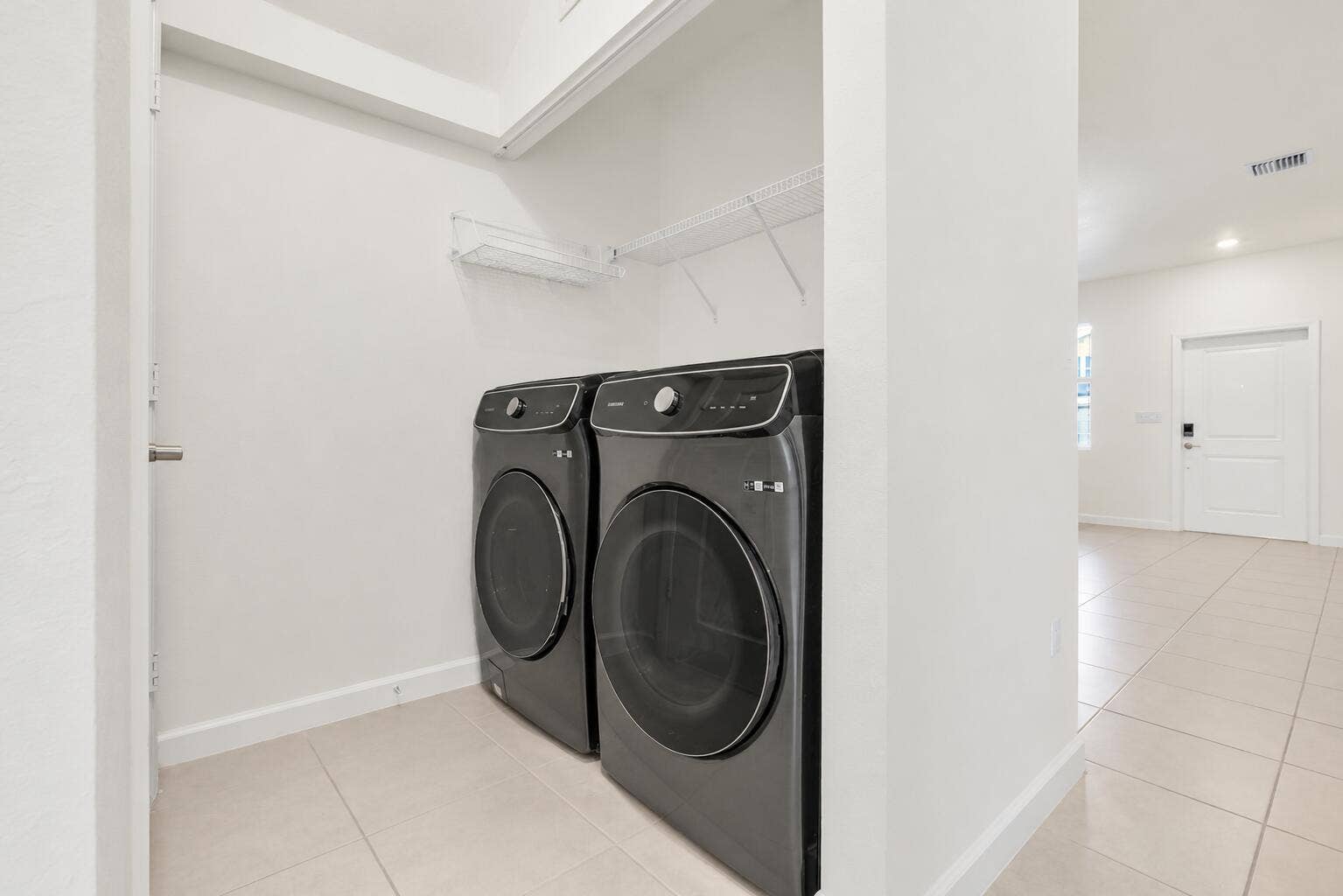 16229 SW 288TH Terrace, Homestead, FL 33033 Laundry Rm