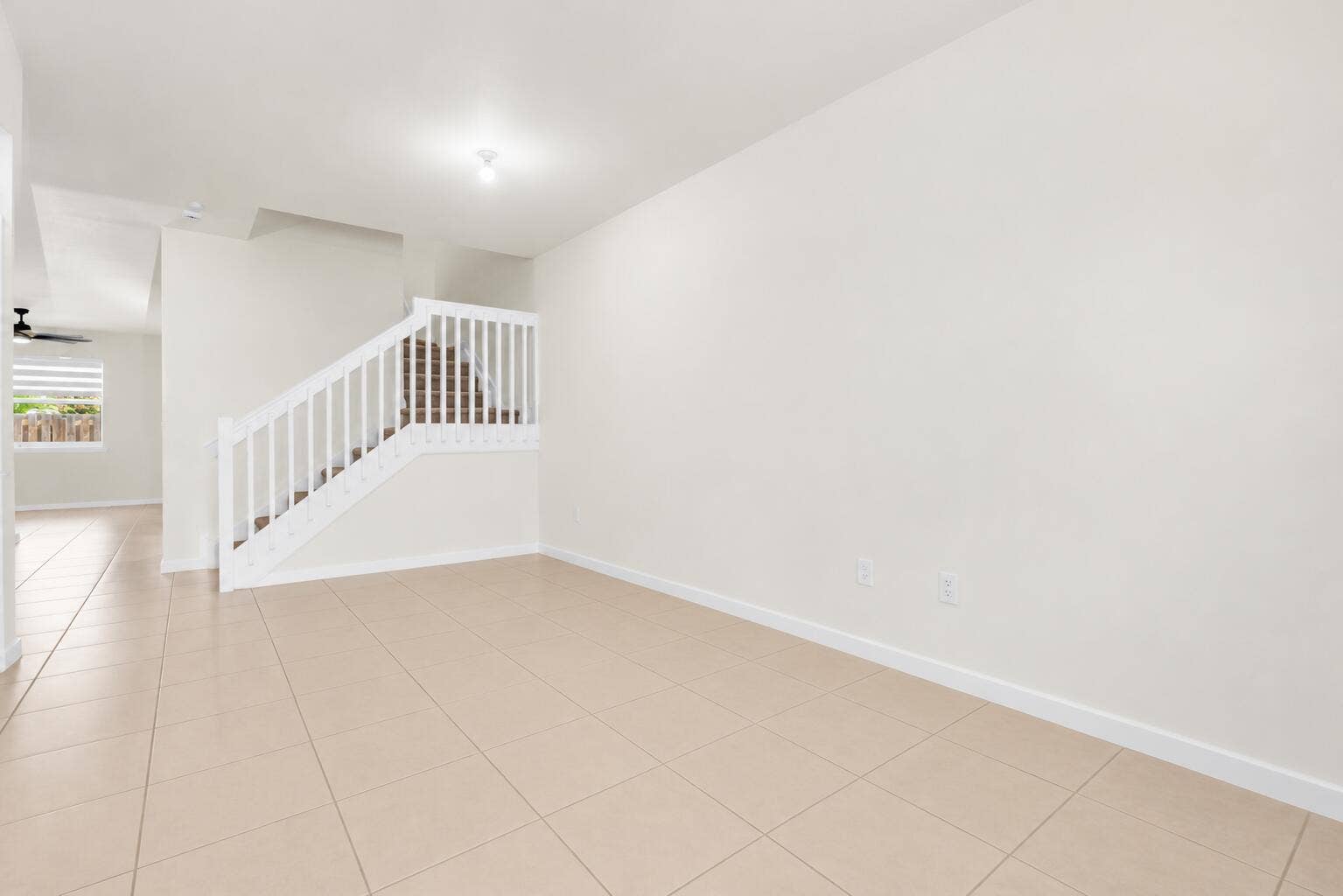 16229 SW 288TH Terrace, Homestead, FL 33033 Vacant Modern Open-Plan DR INTERIOR 1
