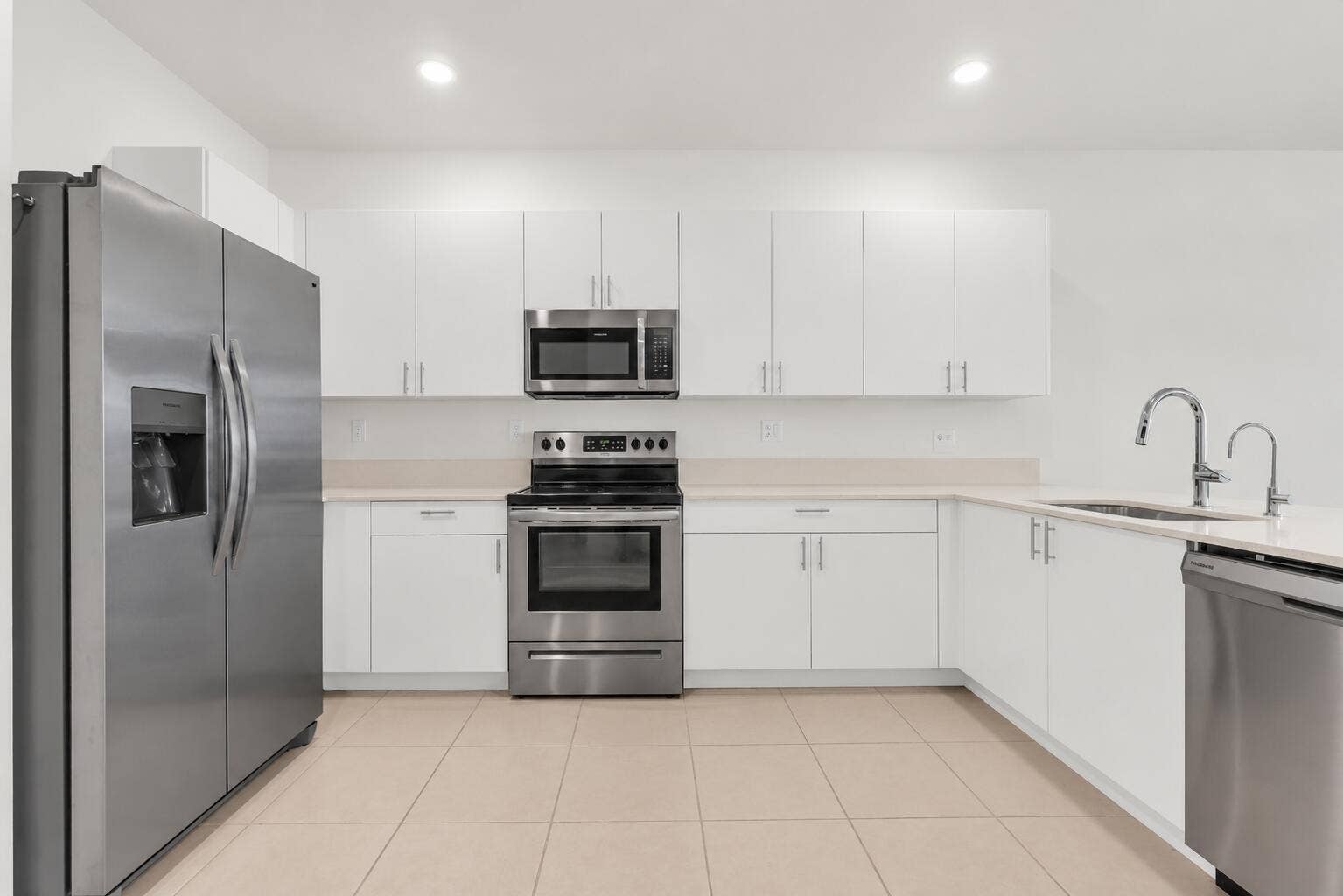 16229 SW 288TH Terrace, Homestead, FL 33033 Vacant Modern Open-Plan Kitchen Interior
