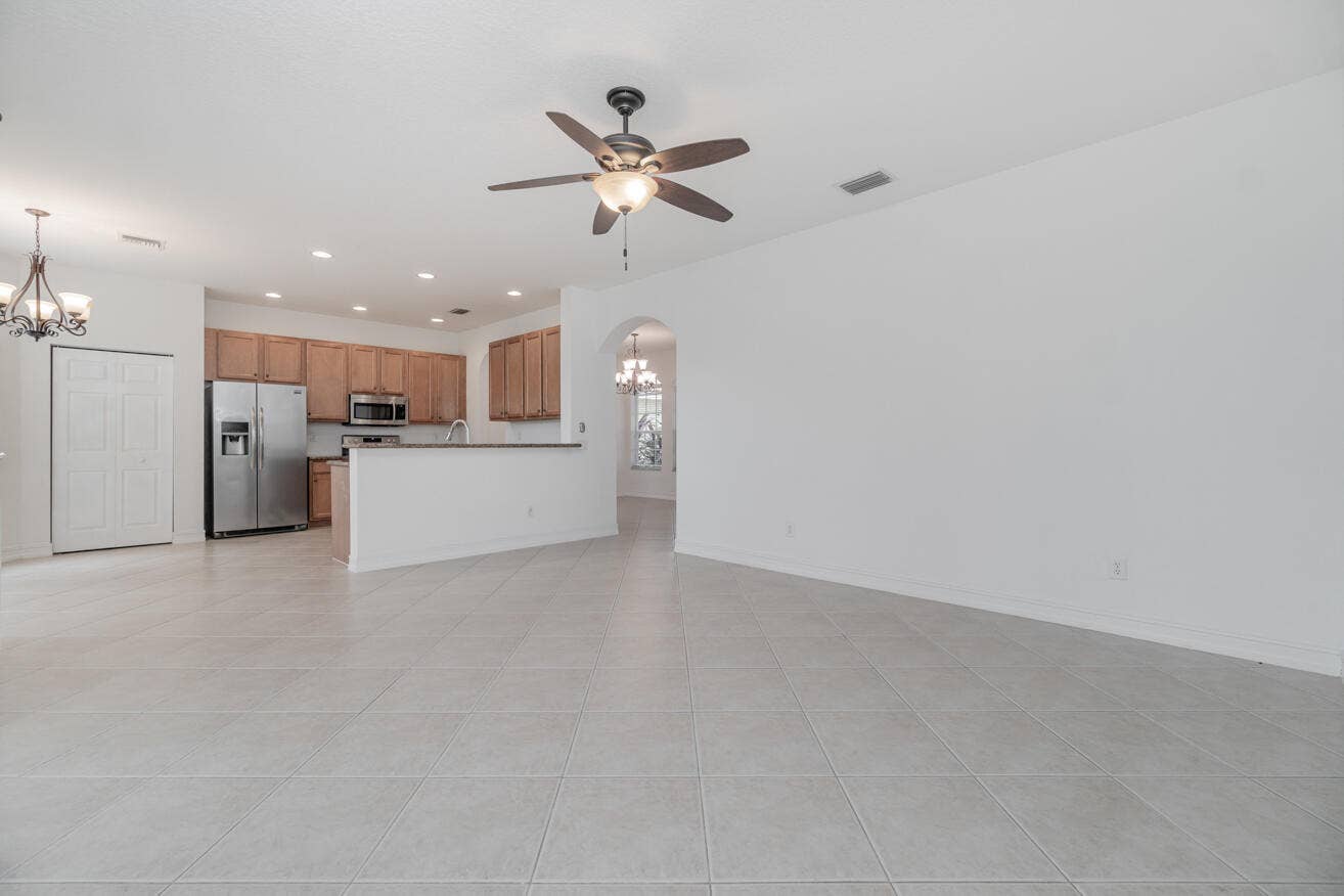 Family Rm to Kitchen