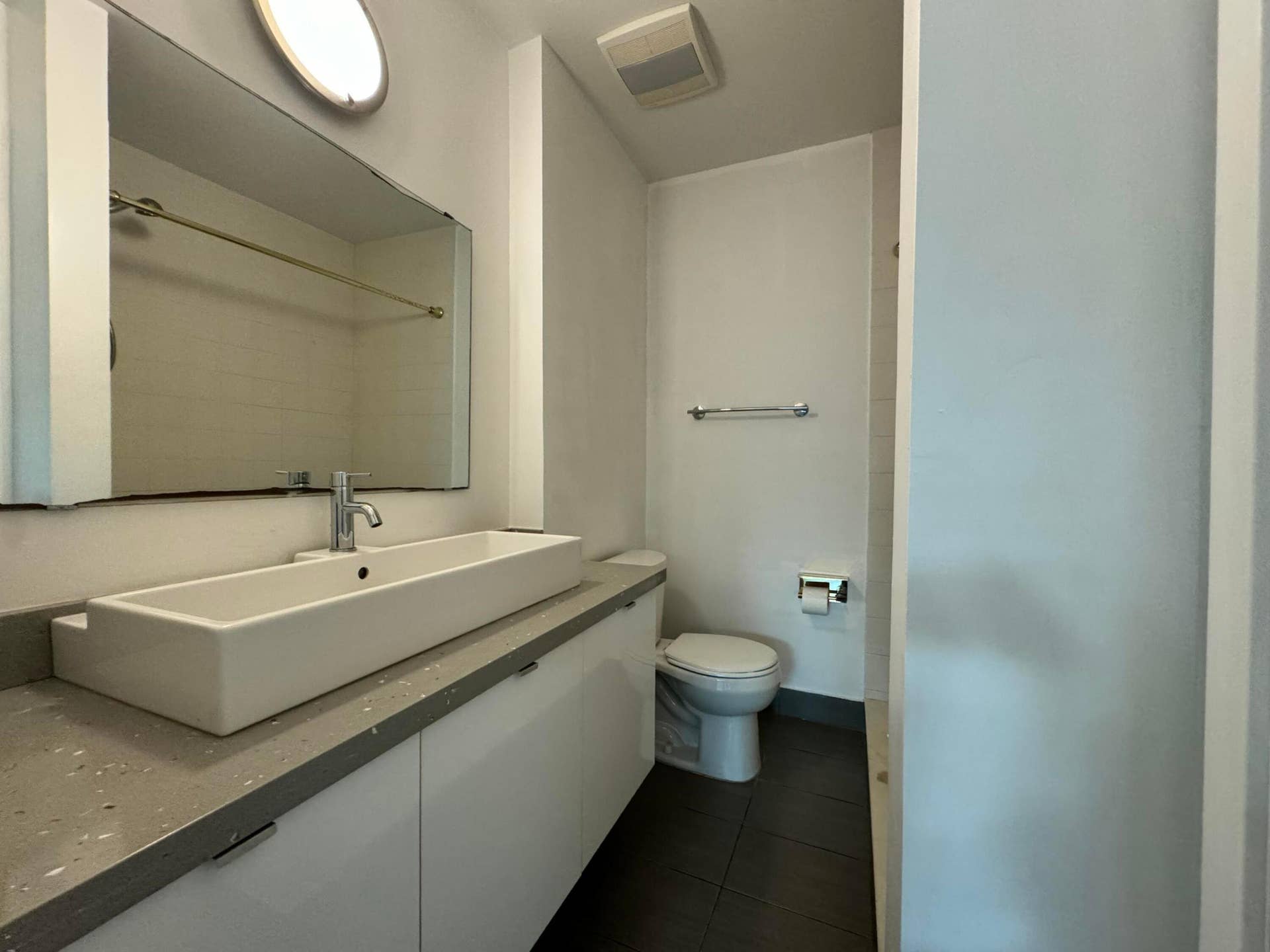 2830 NE 30th Street, #9, Fort Lauderdale, FL 33306 Bathroom sink