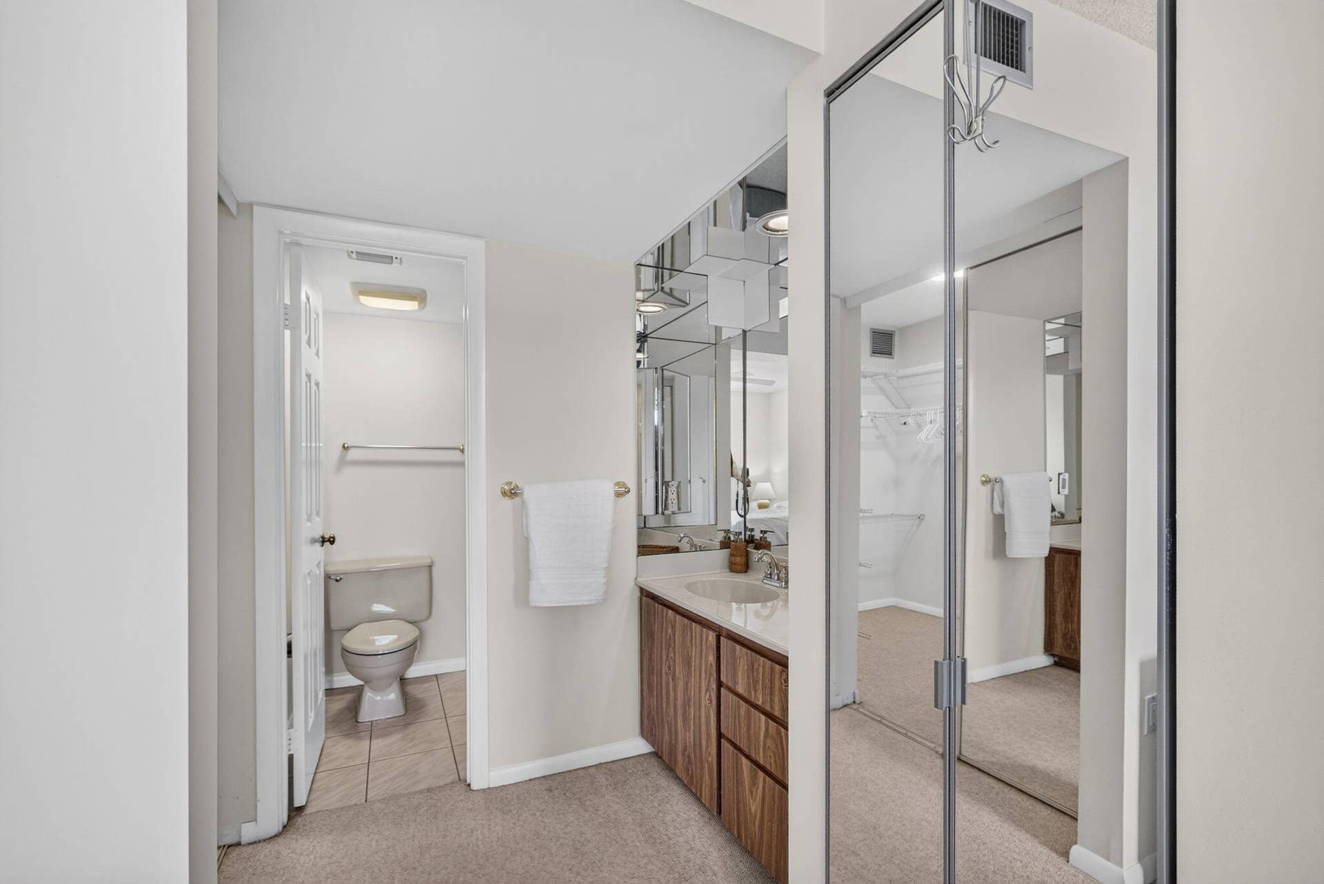 3626 WHITEHALL Drive, #306, West Palm Beach, FL 33401 25-web-or-mls-5D1A5370