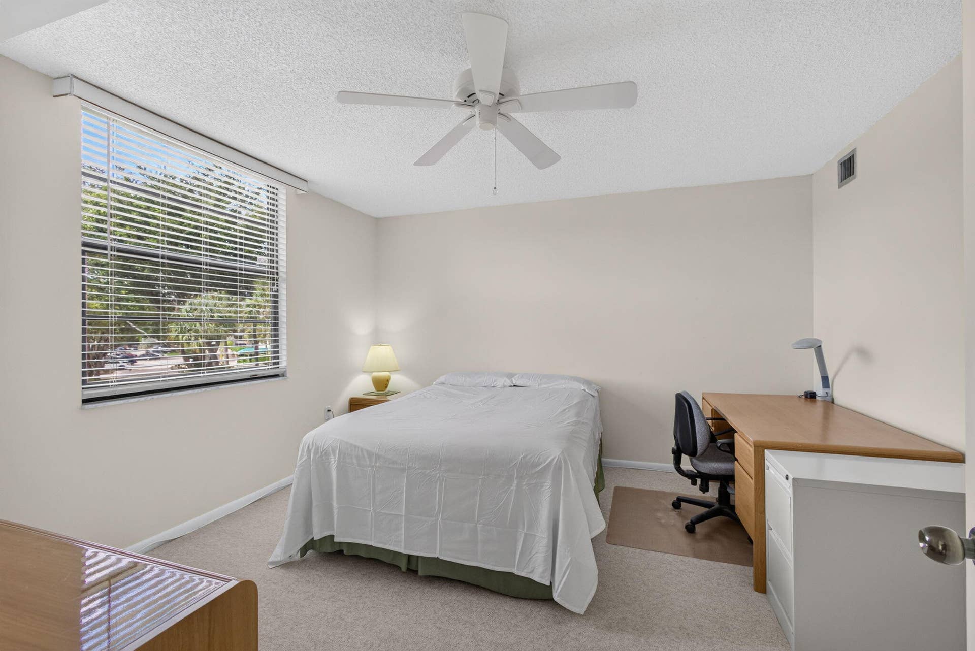 3626 WHITEHALL Drive, #306, West Palm Beach, FL 33401 22-web-or-mls-5D1A5355
