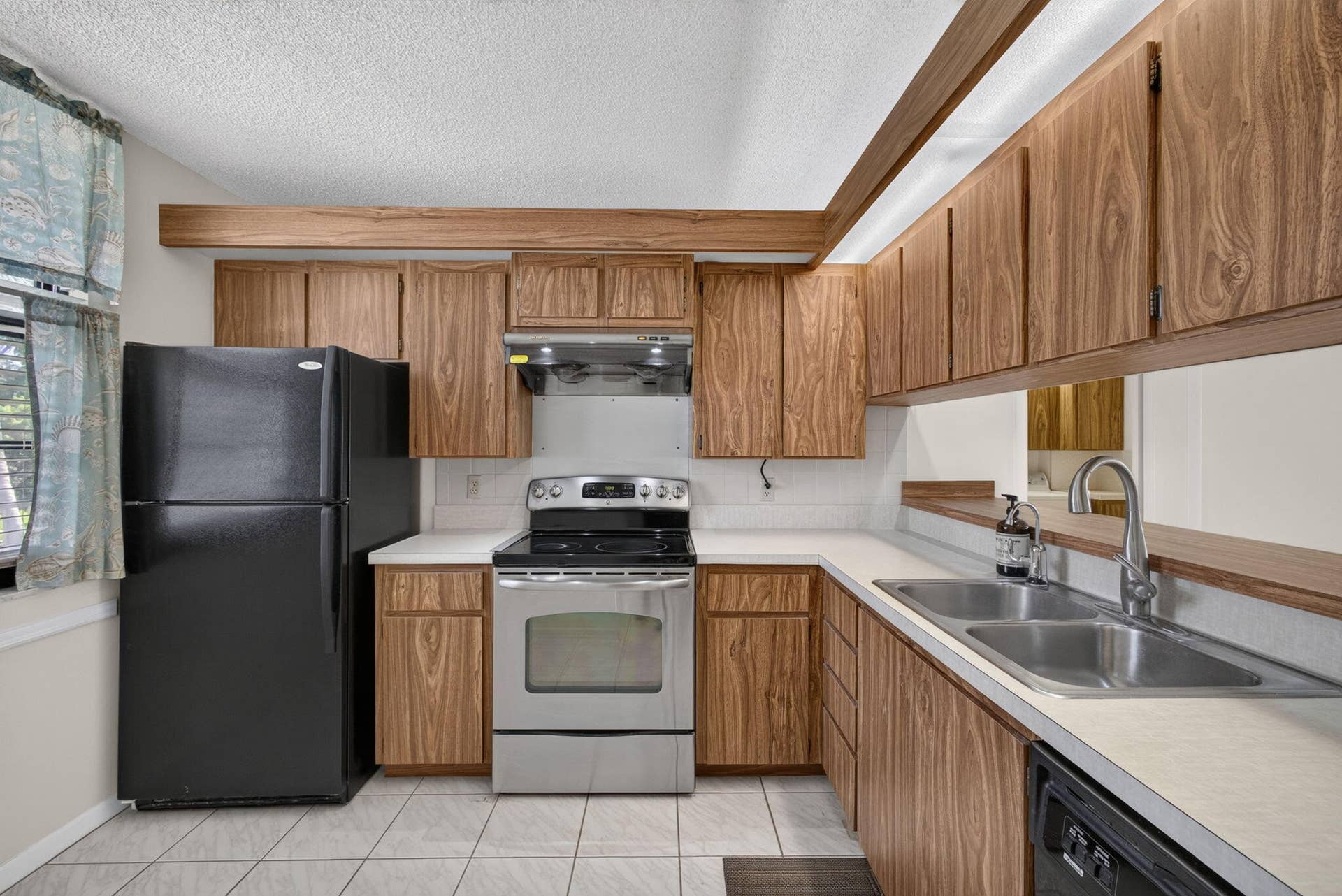 3626 WHITEHALL Drive, #306, West Palm Beach, FL 33401 10-web-or-mls-5D1A5295