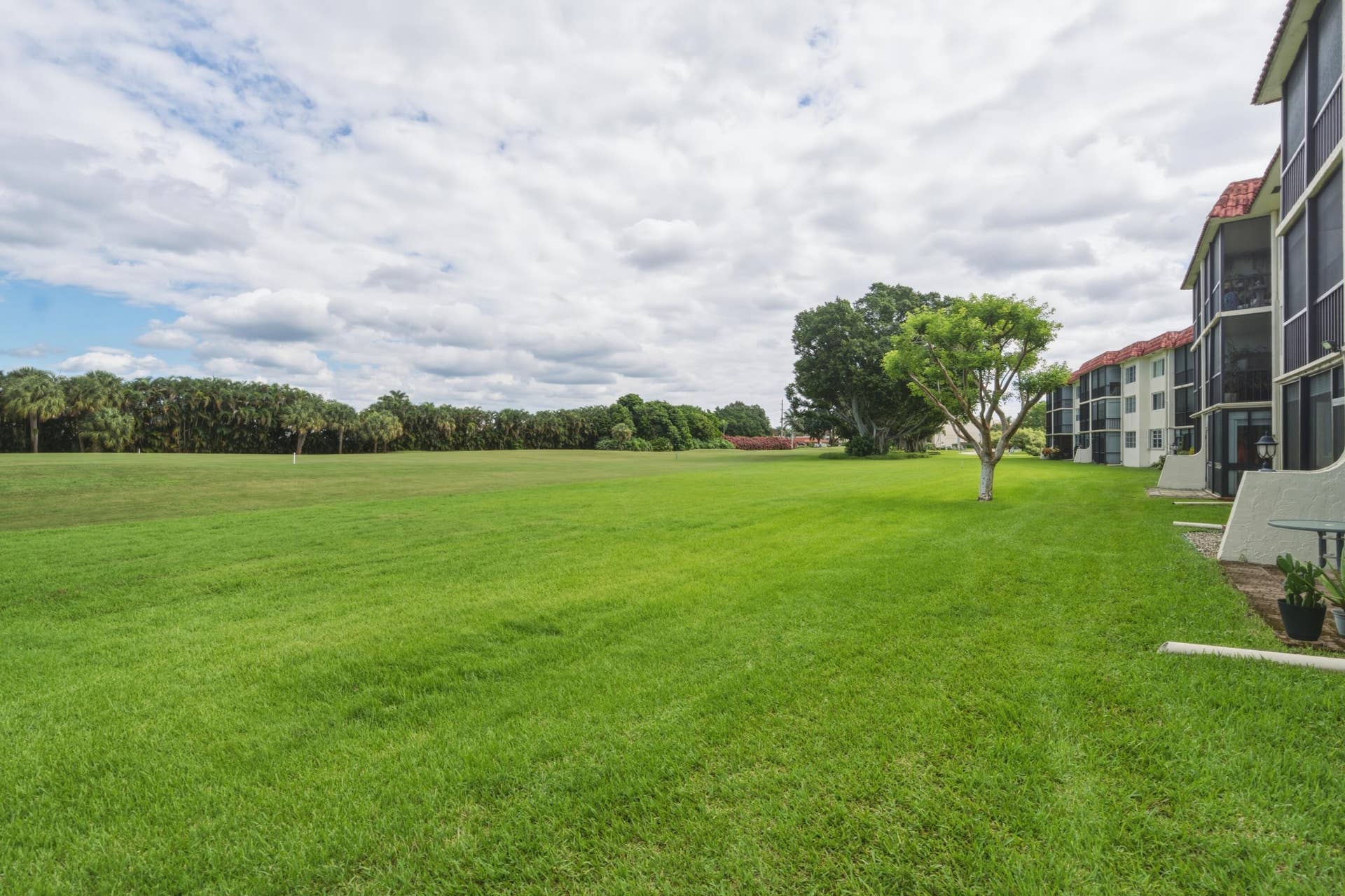 9411 N HOLLYBROOK LAKE Drive, #108, Pembroke Pines, FL 33025 20. Back Right Fairway