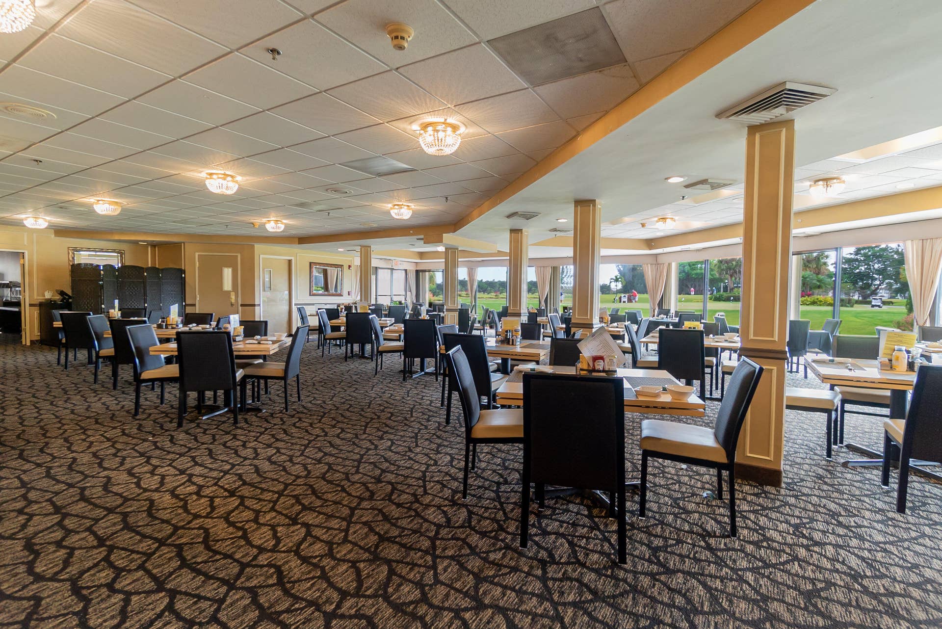 9411 N HOLLYBROOK LAKE Drive, #108, Pembroke Pines, FL 33025 57 Restaurant