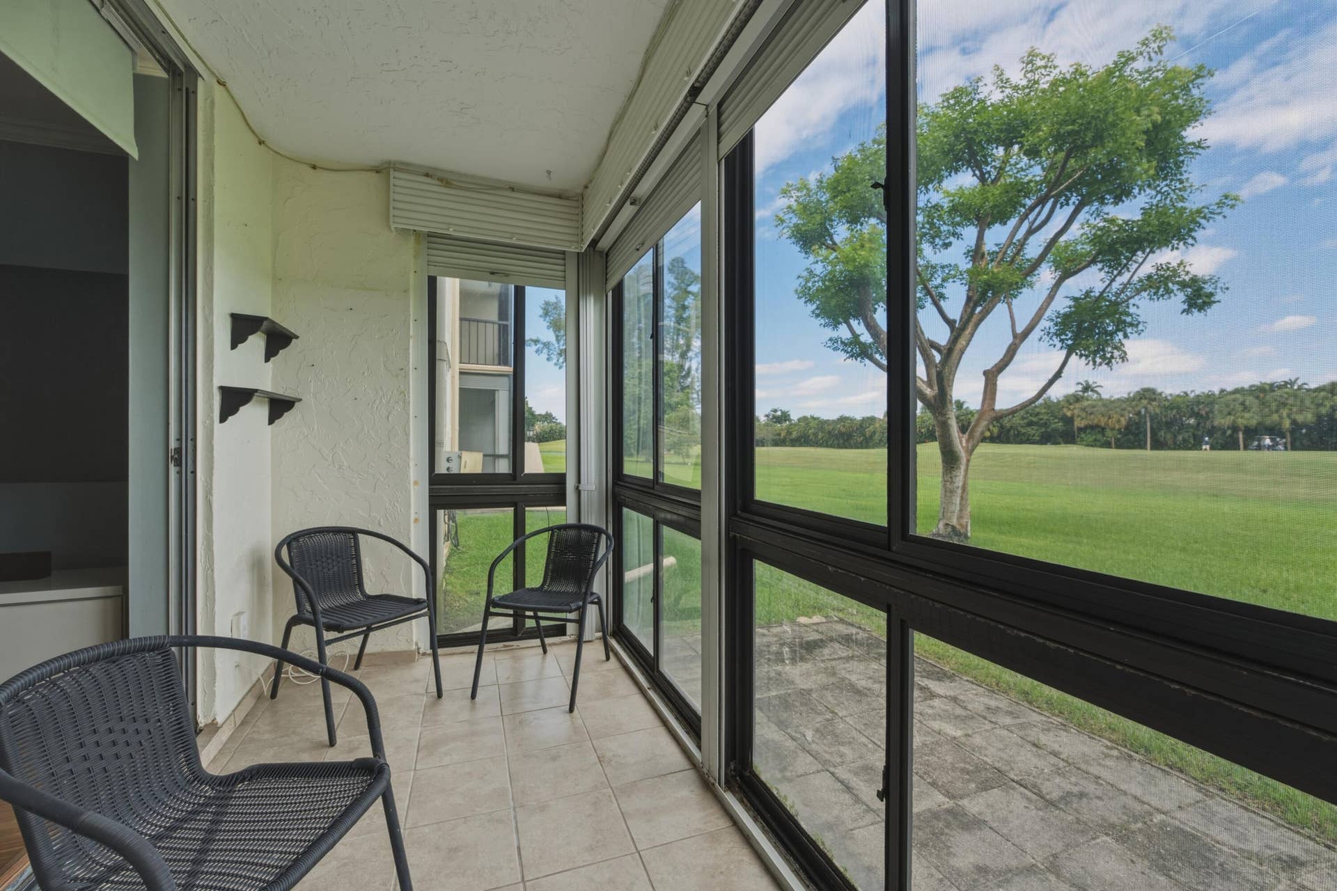 9411 N HOLLYBROOK LAKE Drive, #108, Pembroke Pines, FL 33025 21. Patio Left