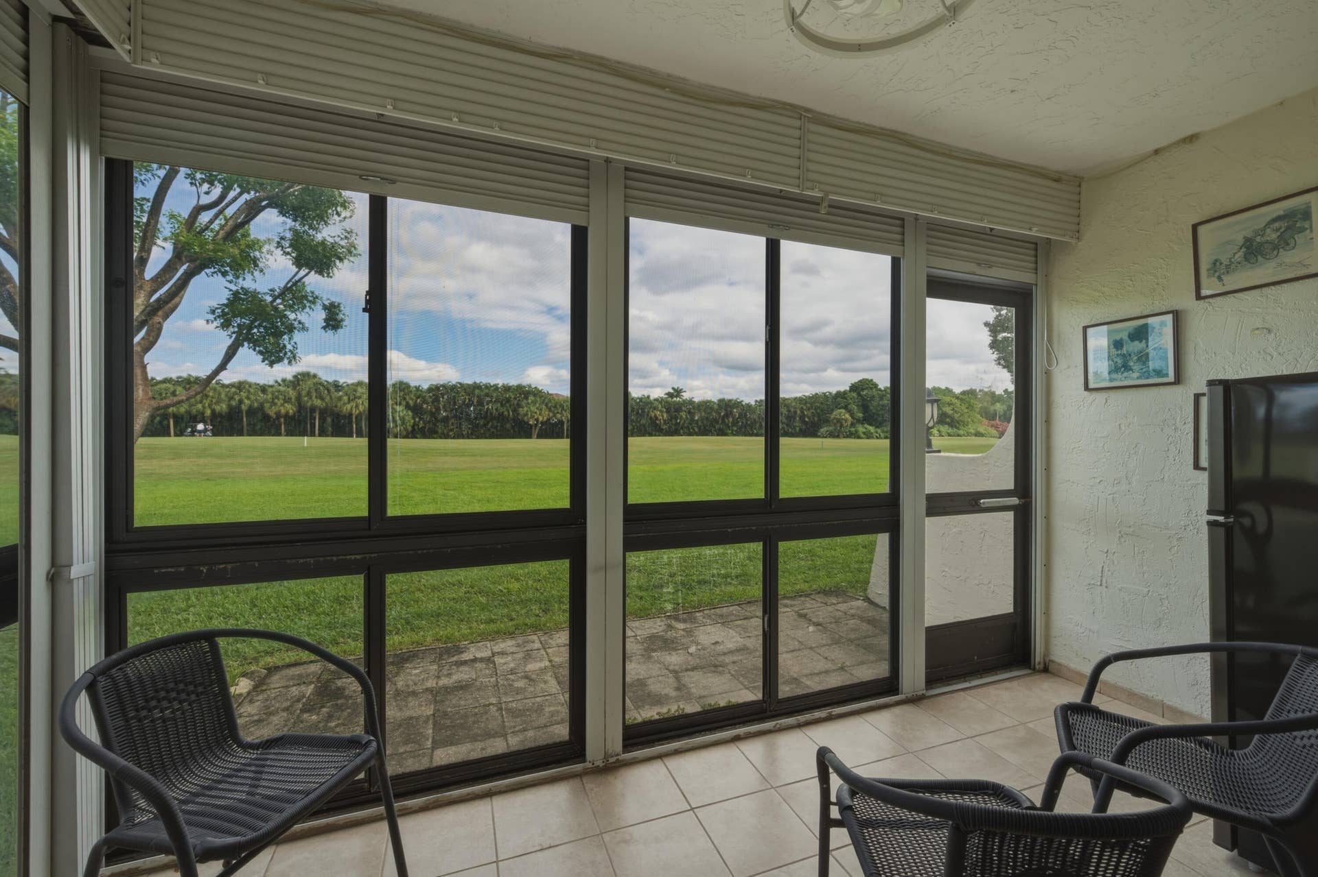 9411 N HOLLYBROOK LAKE Drive, #108, Pembroke Pines, FL 33025 22. Patiio Right
