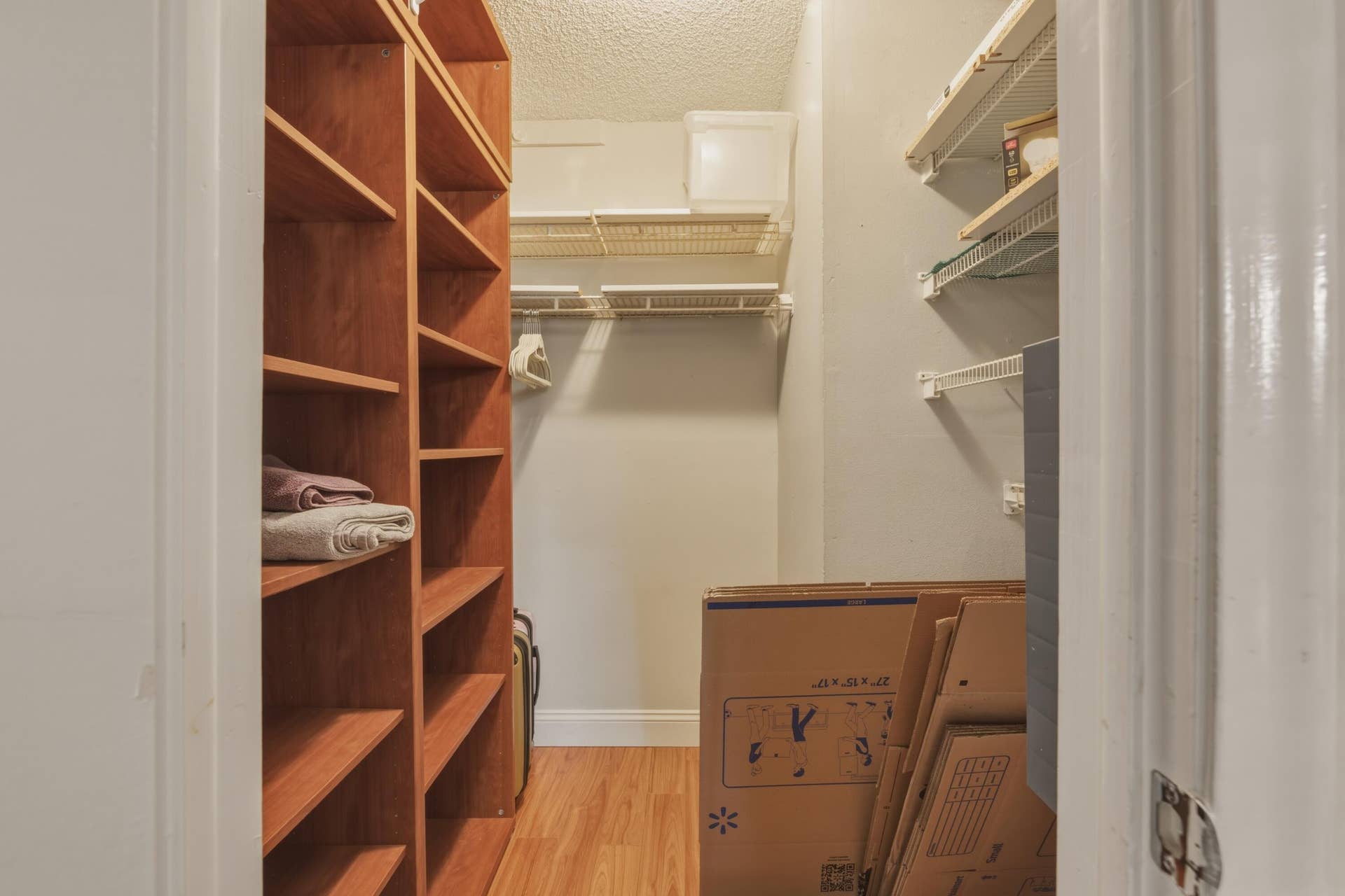 9411 N HOLLYBROOK LAKE Drive, #108, Pembroke Pines, FL 33025 18. Guest Bedroom Closet