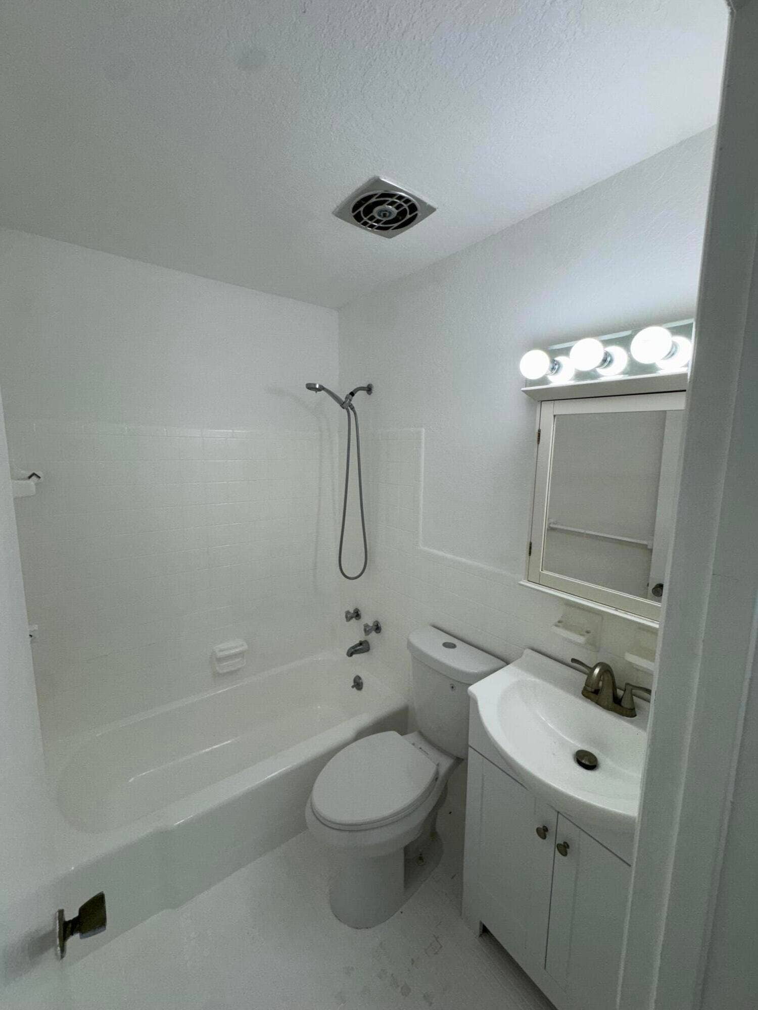 510 LAKE SHORE Drive, #35, Lake Park, FL 33403 Bathroom