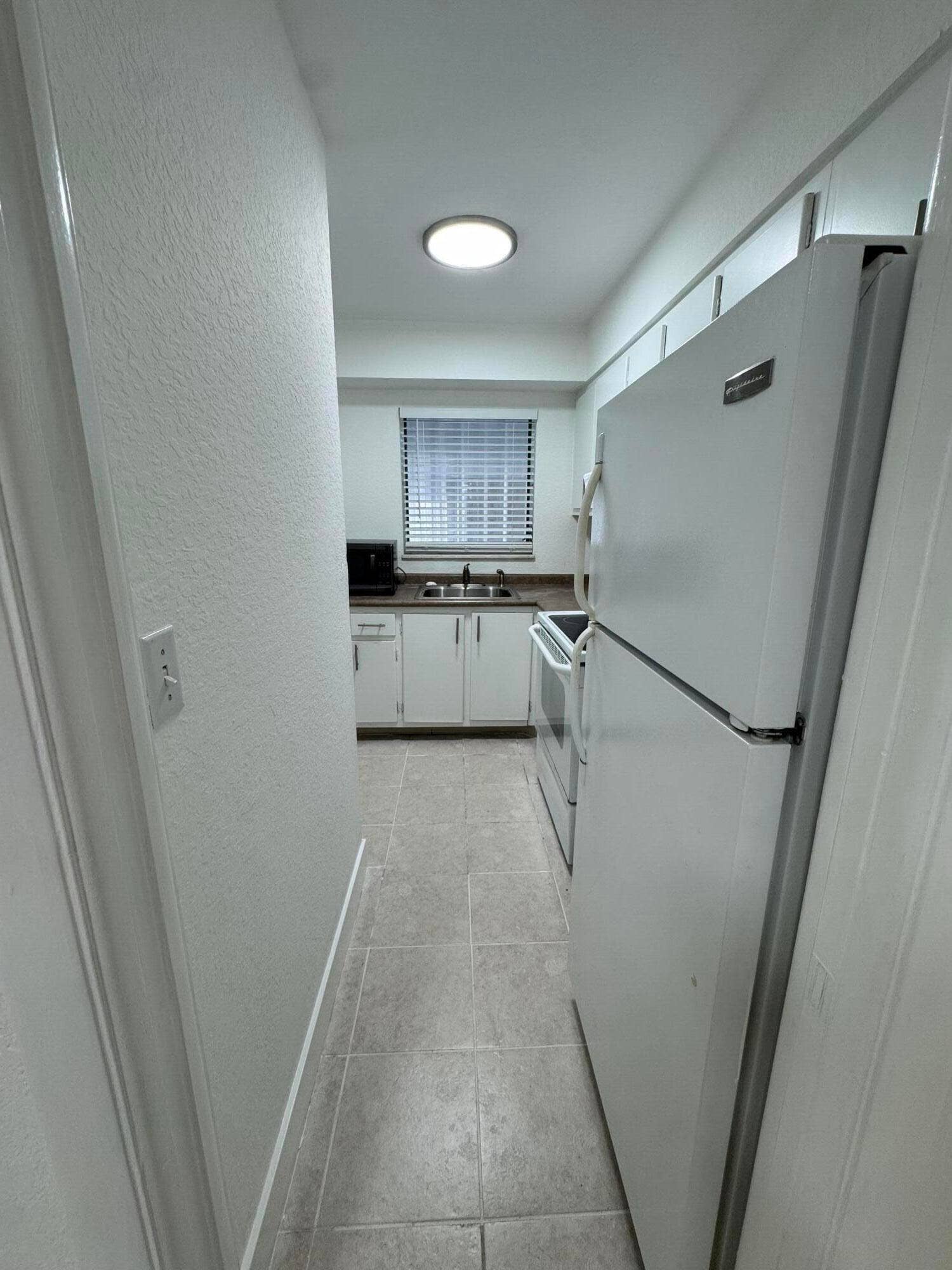 510 LAKE SHORE Drive, #35, Lake Park, FL 33403 Kitchen