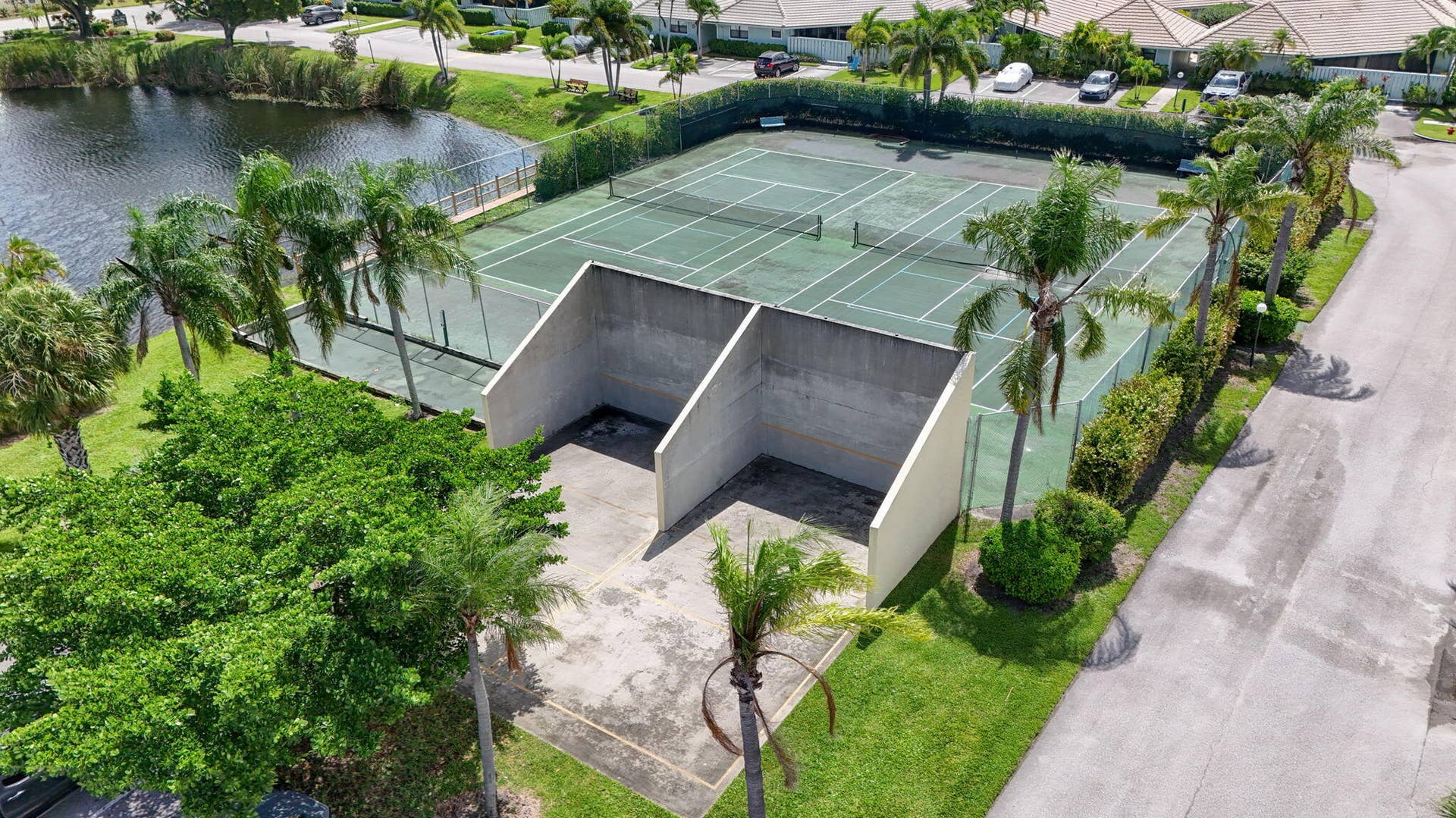 Handball & Tennis courts