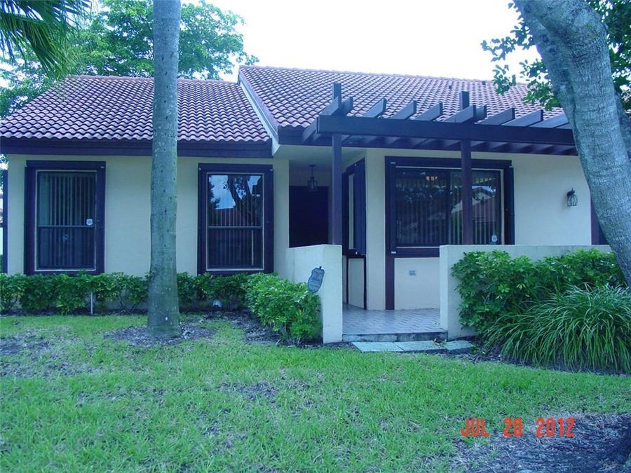 Property photo for 7225 SOLANDRA Lane, Tamarac, FL
