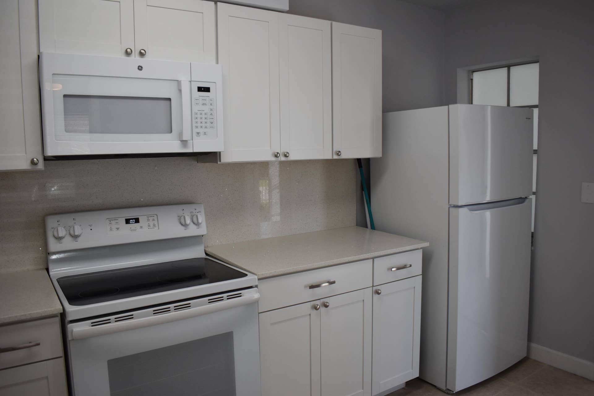 1150 ATLANTIC SHORES Boulevard, #511, Hallandale Beach, Hallandale Beach, FL 33009 kitchen