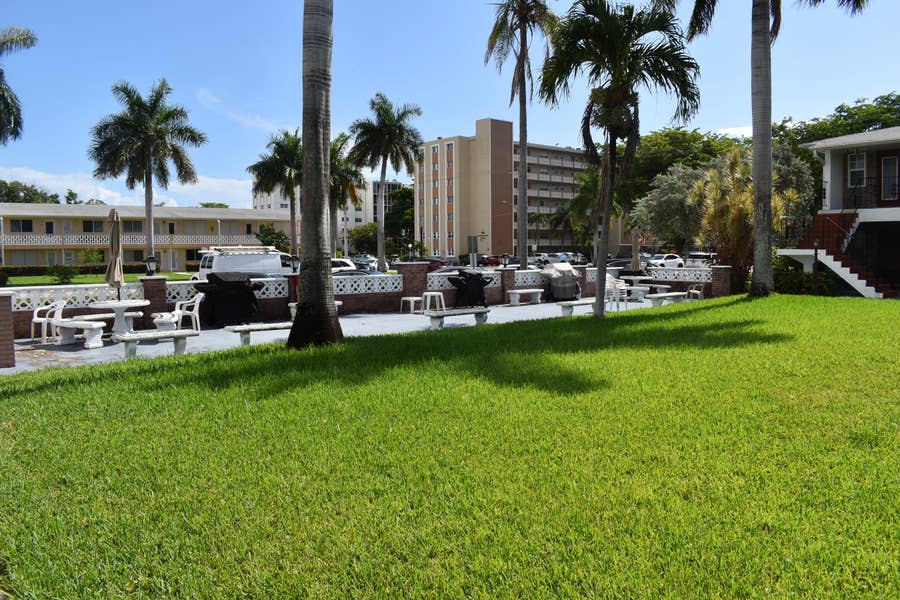 Property photo for 1150 ATLANTIC SHORES Boulevard, #511, Hallandale Beach, FL