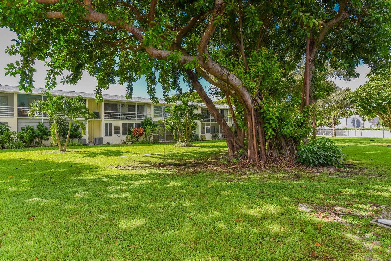 74 NEWPORT Court E, Deerfield Beach, FL 33442 017-027-74 Newport Ct Phil-1498x1000