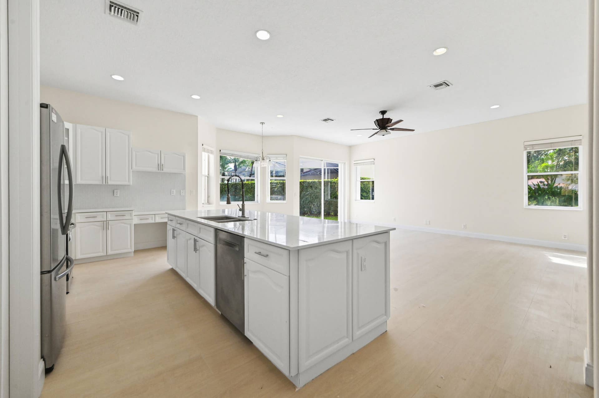 11 Kitchen 01