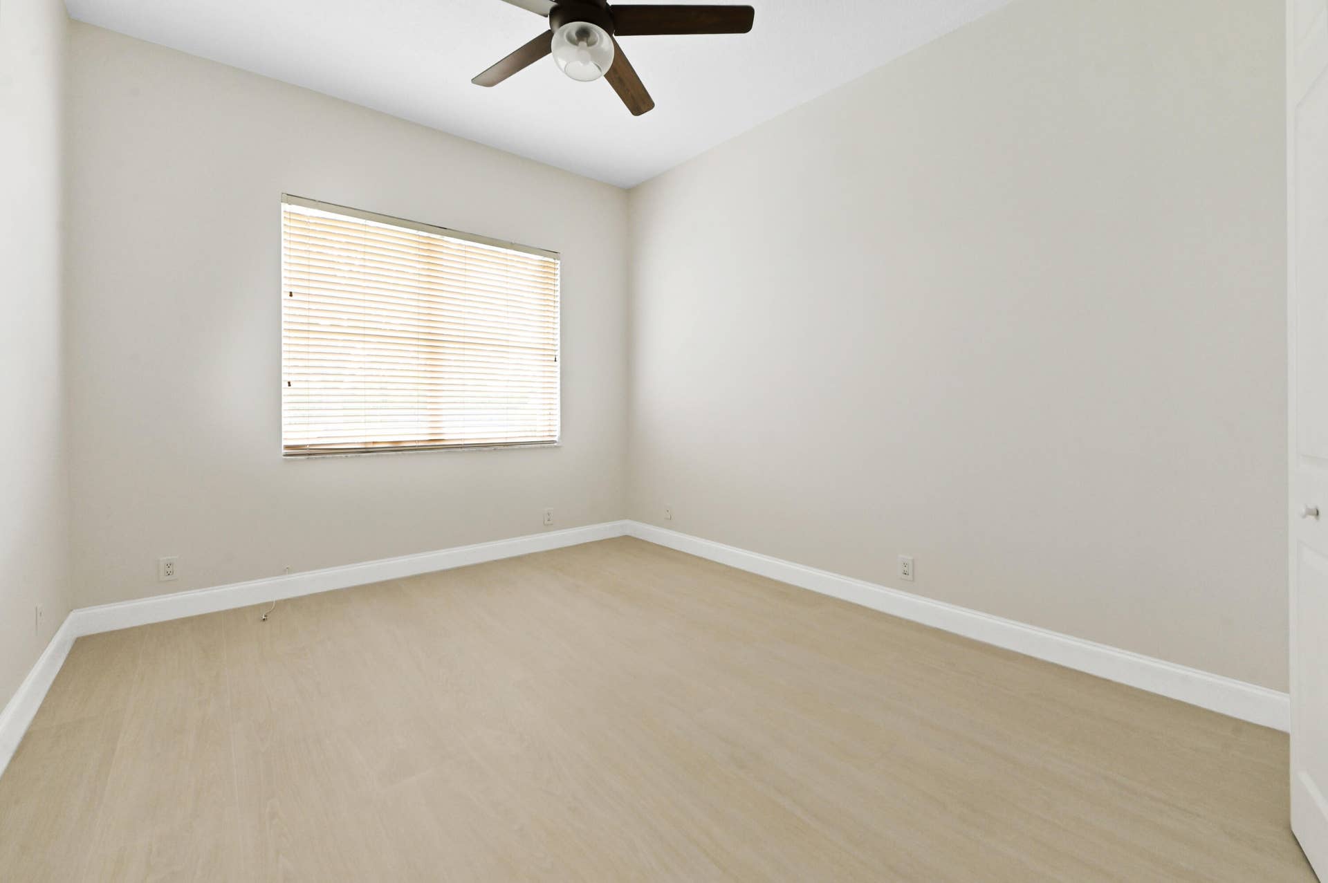 20 Bedroom 01