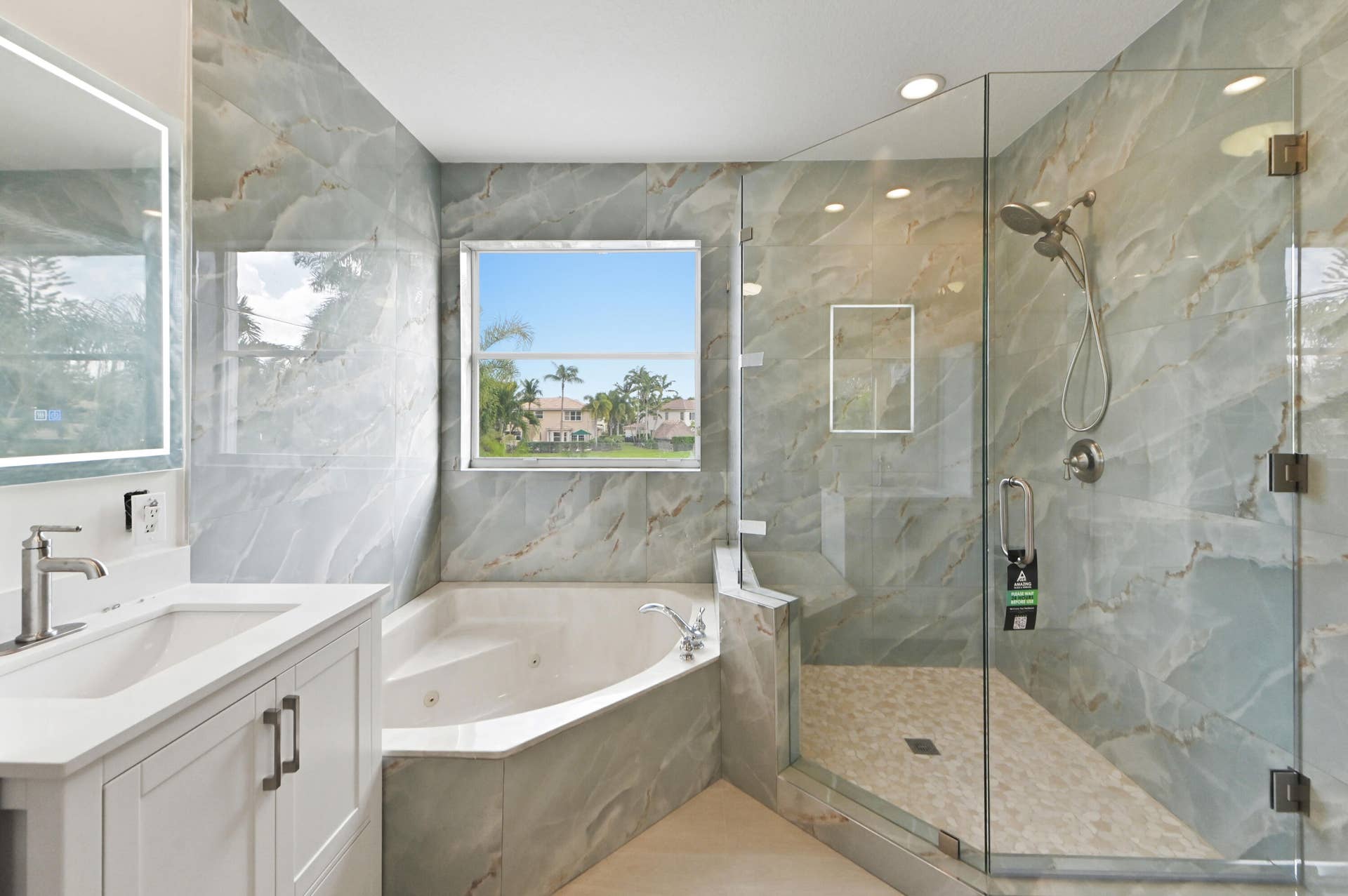 35 Bathroom 03