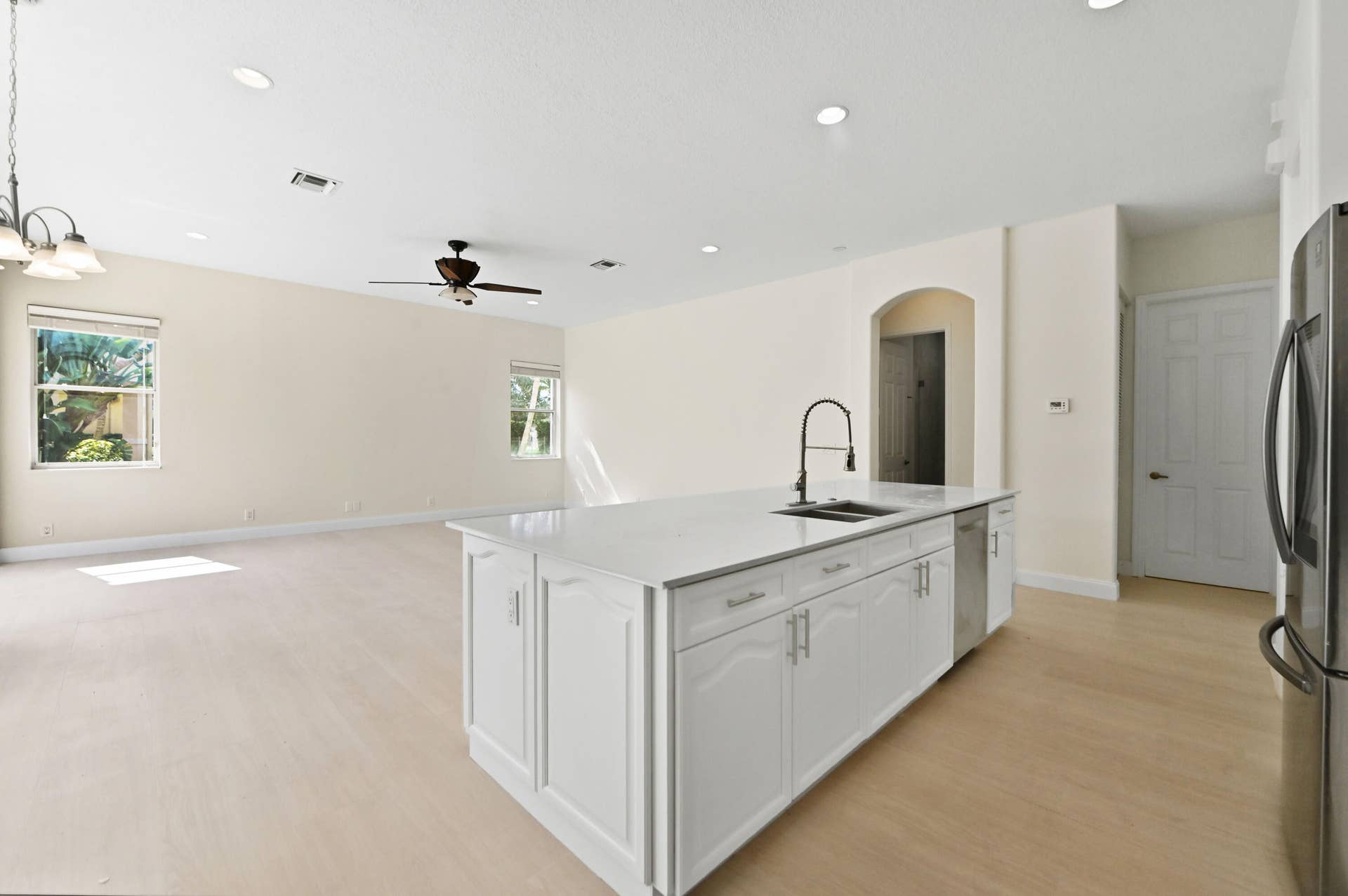 14 Kitchen 04