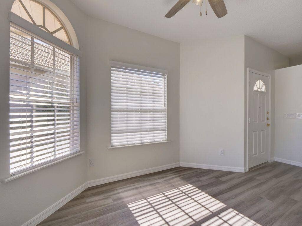9013 HEATHLAND Court, Mount Dora, FL 32757 9013 Heathland main entrance