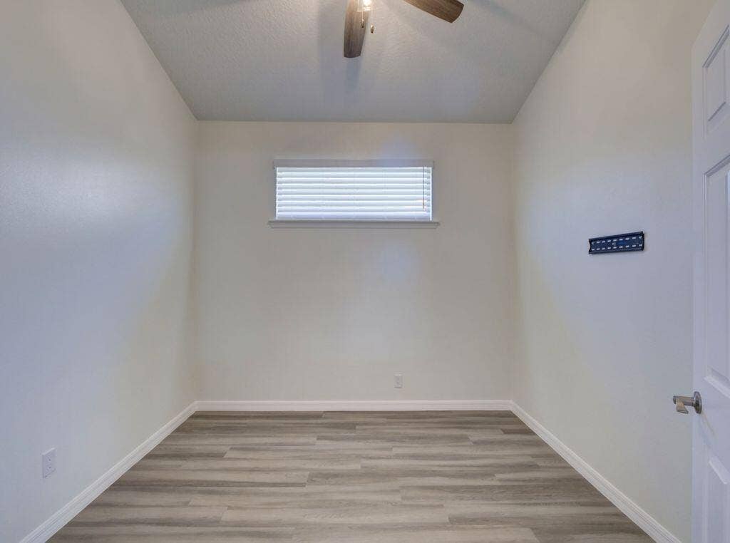 9013 HEATHLAND Court, Mount Dora, FL 32757 Office/Den