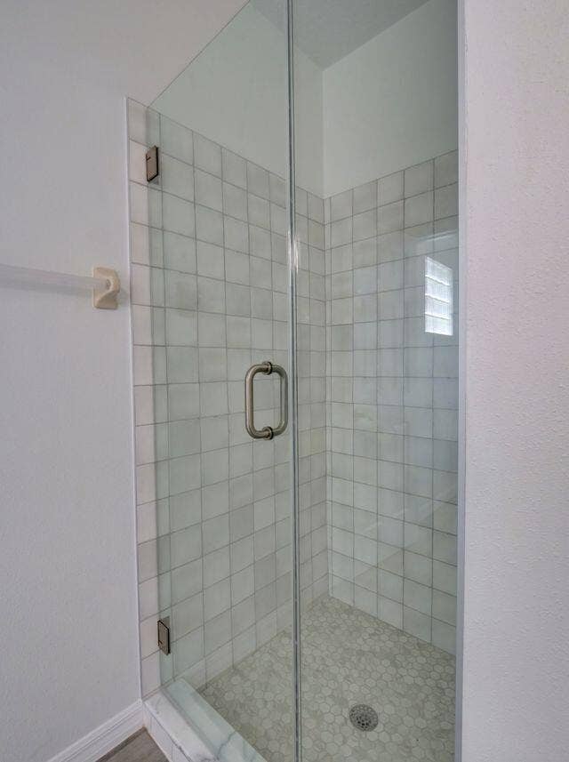 9013 HEATHLAND Court, Mount Dora, FL 32757 9013 Heathland master shower