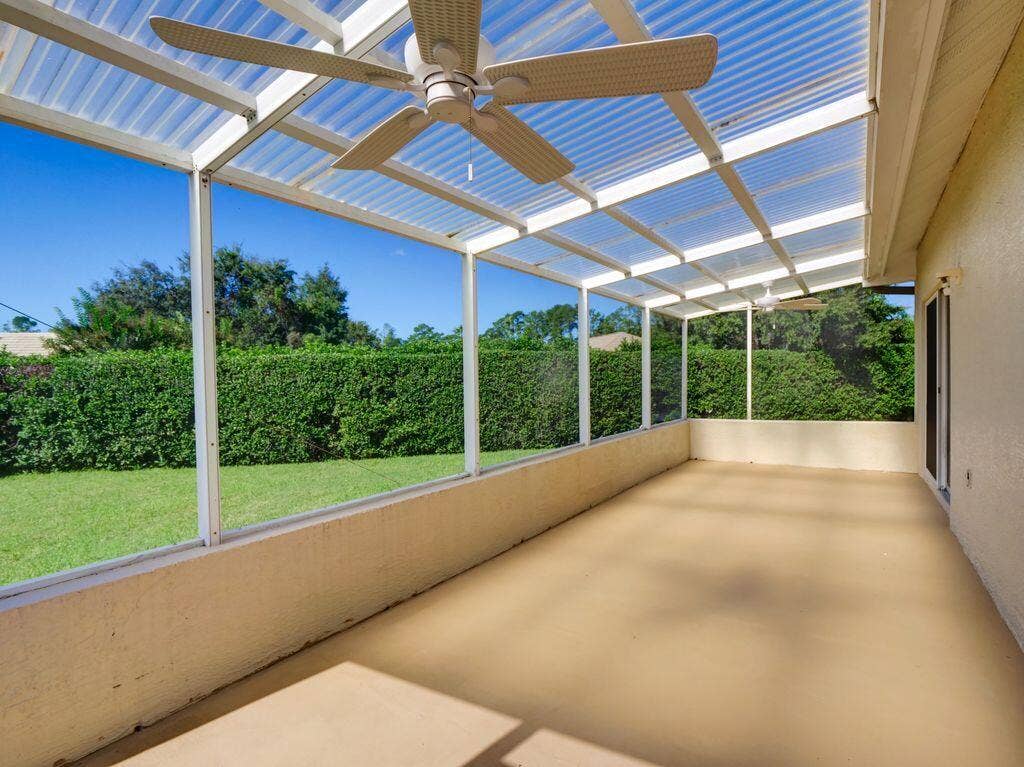 9013 HEATHLAND Court, Mount Dora, FL 32757 9013 Heathland back porch