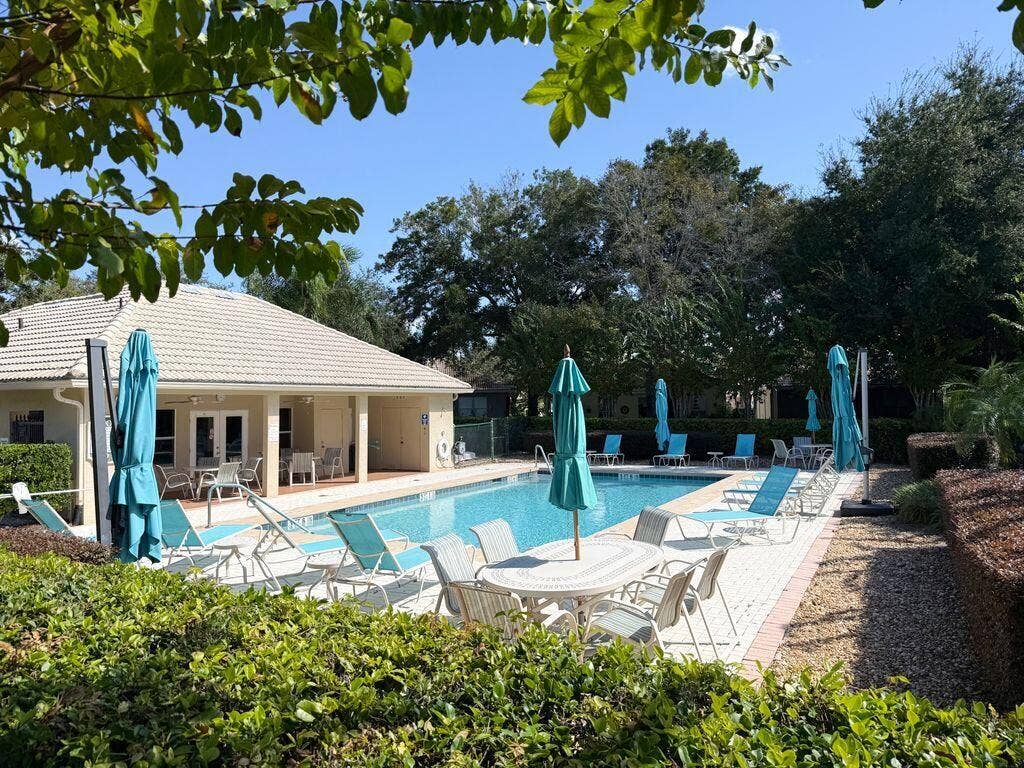 9013 HEATHLAND Court, Mount Dora, FL 32757 9013 Heathland pool 1