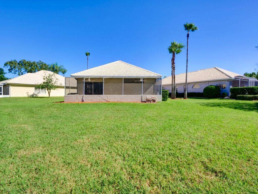 9013 HEATHLAND Court, Mount Dora, FL 32757 9013 Heathland from back