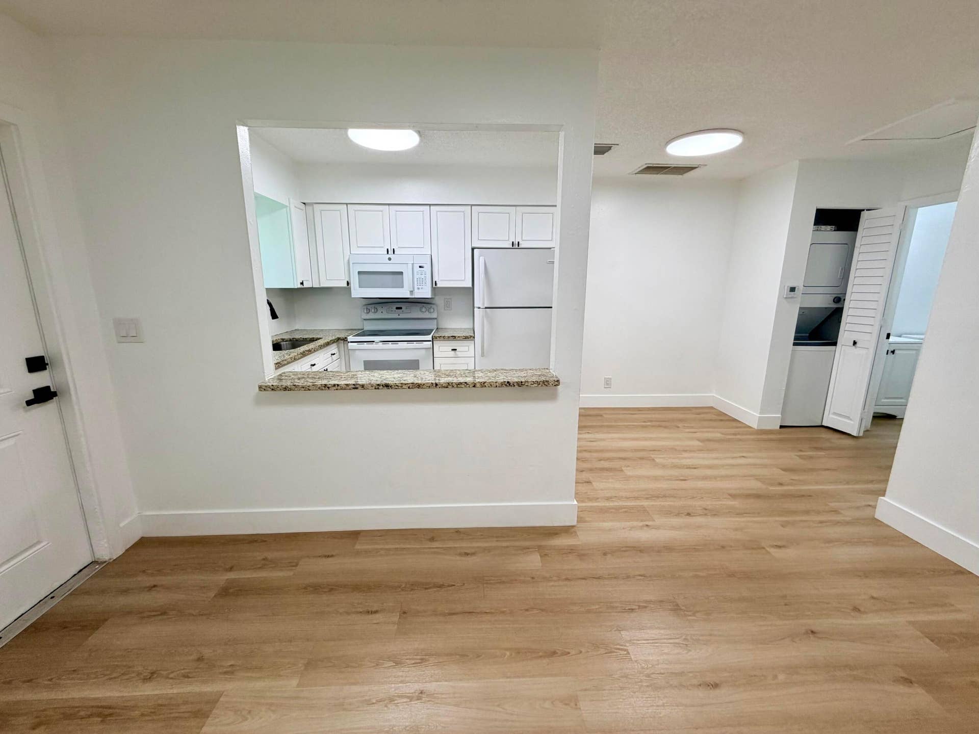 334 SW Avondale Drive, #1, Pompano Beach, Pompano Beach, FL 33060 Open concept living