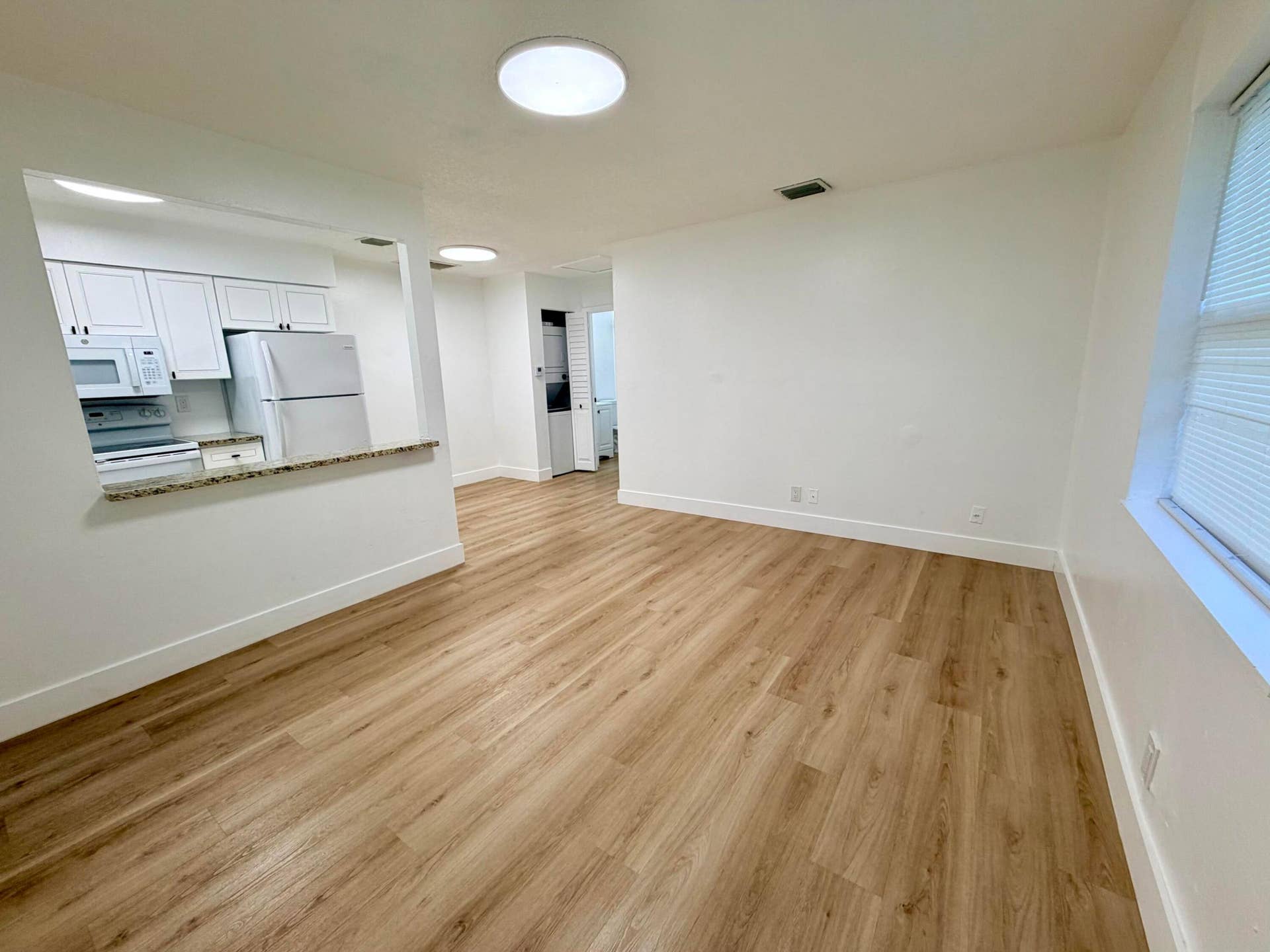 334 SW Avondale Drive, #1, Pompano Beach, Pompano Beach, FL 33060 Living/Dining room