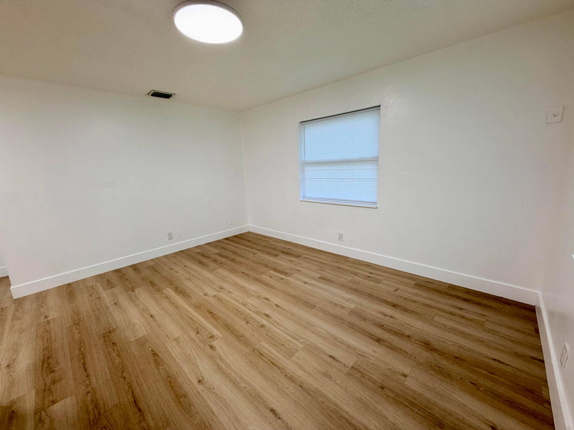 334 SW Avondale Drive, #1, Pompano Beach, Pompano Beach, FL 33060 Living/Dining room
