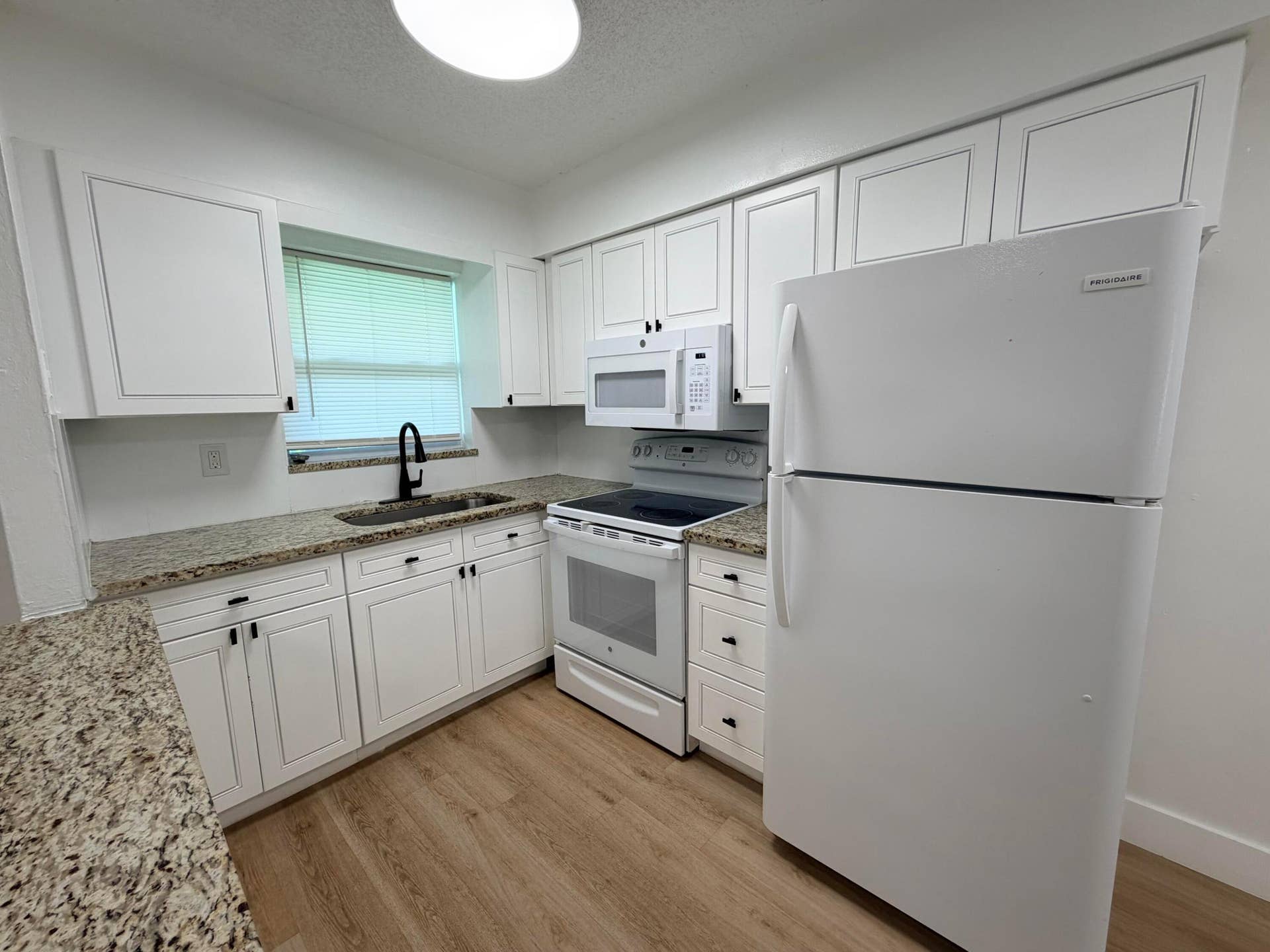 334 SW Avondale Drive, #1, Pompano Beach, Pompano Beach, FL 33060 Kitchen