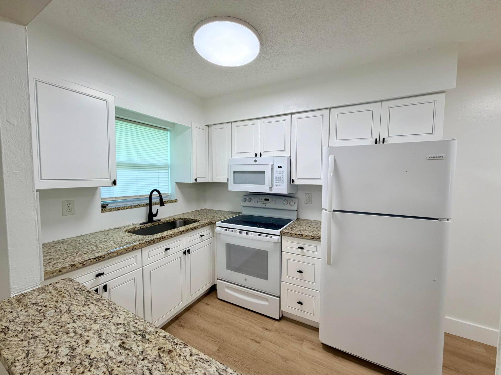 334 SW Avondale Drive, #1, Pompano Beach, Pompano Beach, FL 33060 Kitchen