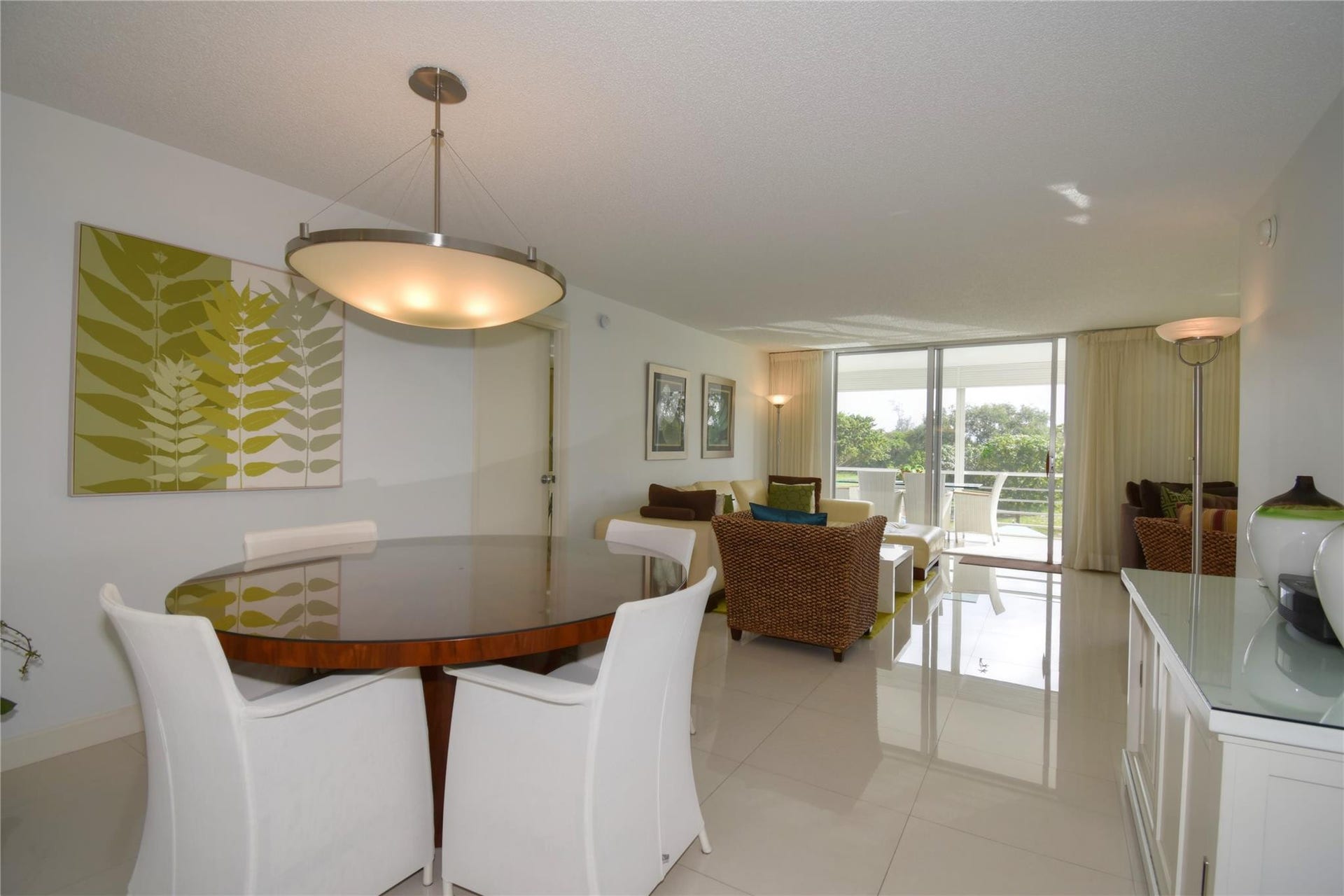 6100 NW 2ND Avenue, #323, Boca Raton, Boca Raton, FL 33487 Spacious and bright living room/dining room