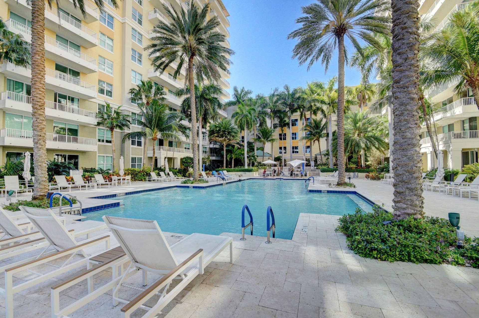 55-web-or-mls-700 East Boynton (17)