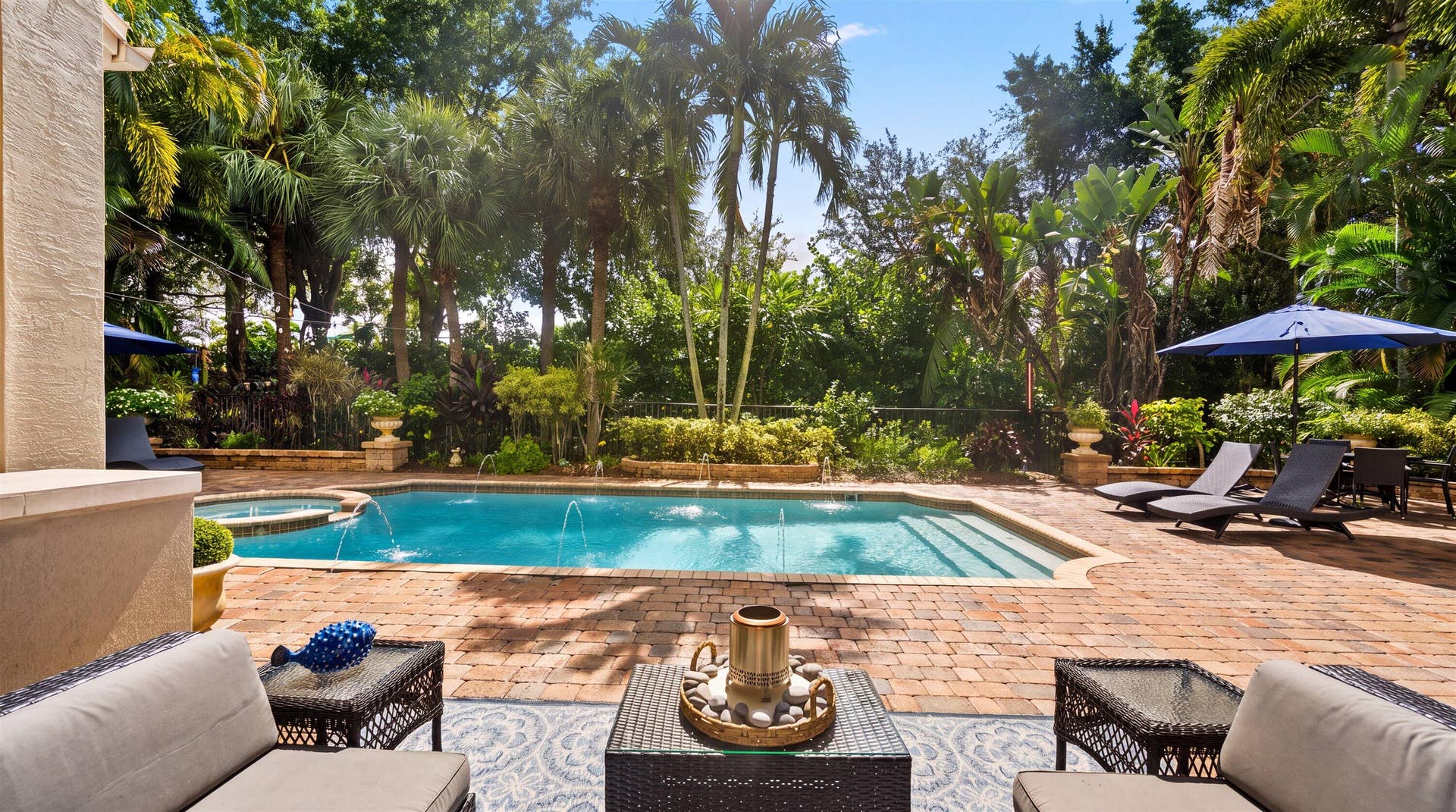 10586 Versailles Boulevard, Wellington, FL 33449 Heated Pool