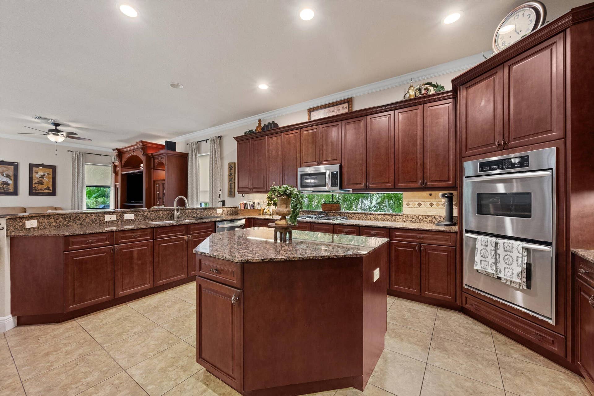 10586 Versailles Boulevard, Wellington, FL 33449 Plethora of Cabinets