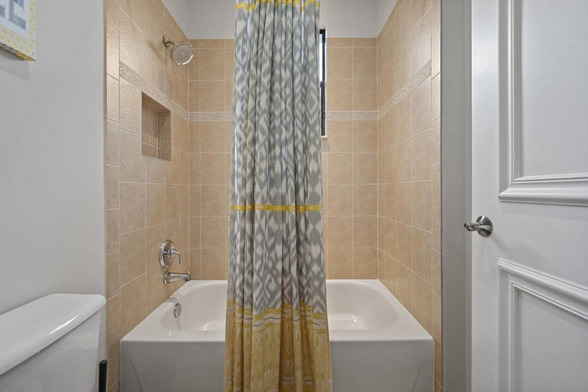 10586 Versailles Boulevard, Wellington, FL 33449 Shower Guest Bath