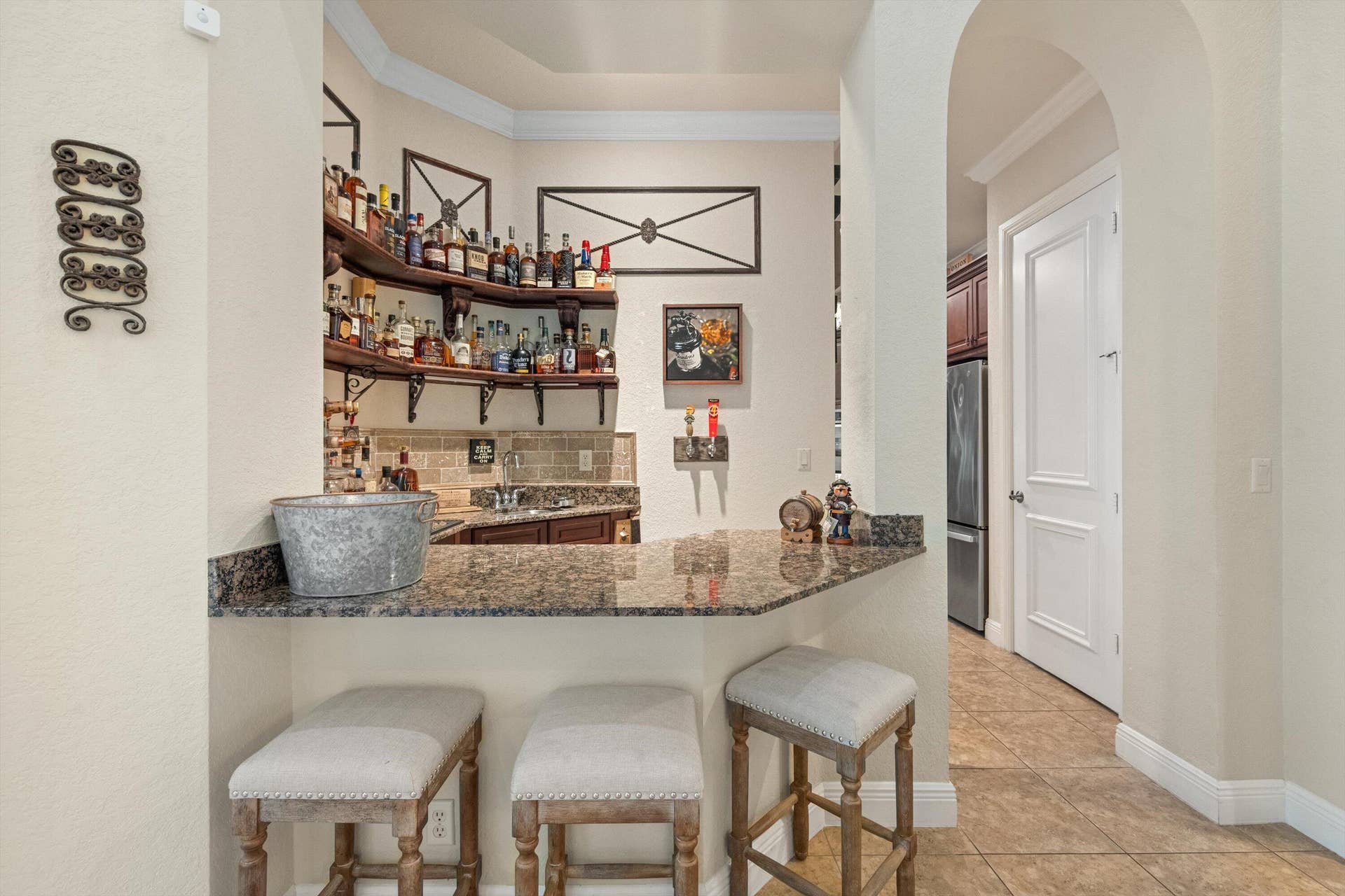10586 Versailles Boulevard, Wellington, FL 33449 Bar Area