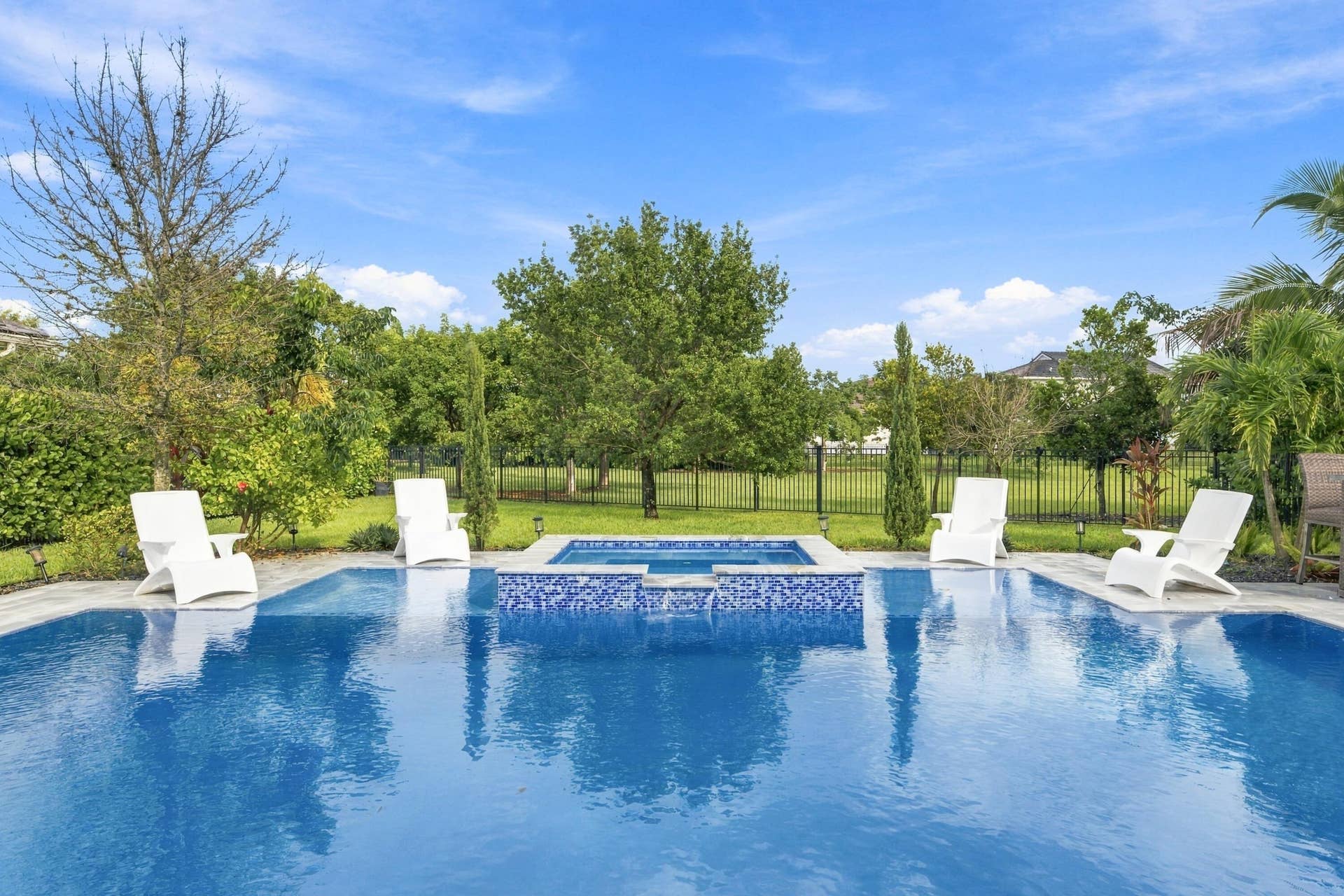 2024 Salt-Water Pool & Spa