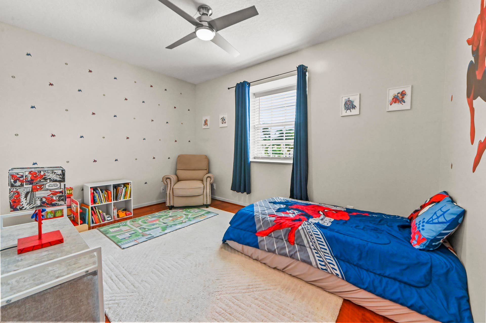 28 Bedroom 01
